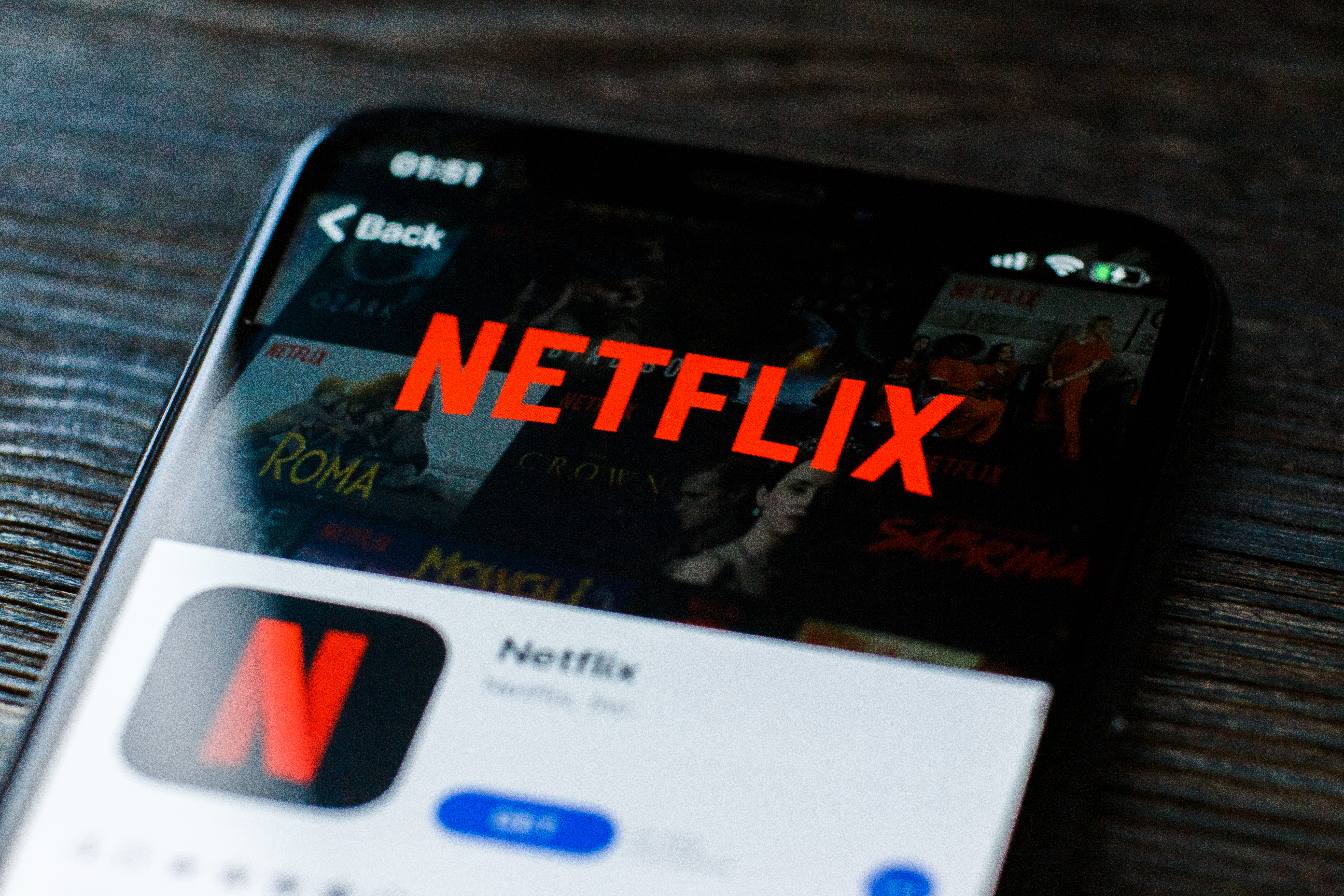 Russia,,Kazan,May,28,2019:,Netflix,Logo,On,Smartphone,Screen.
