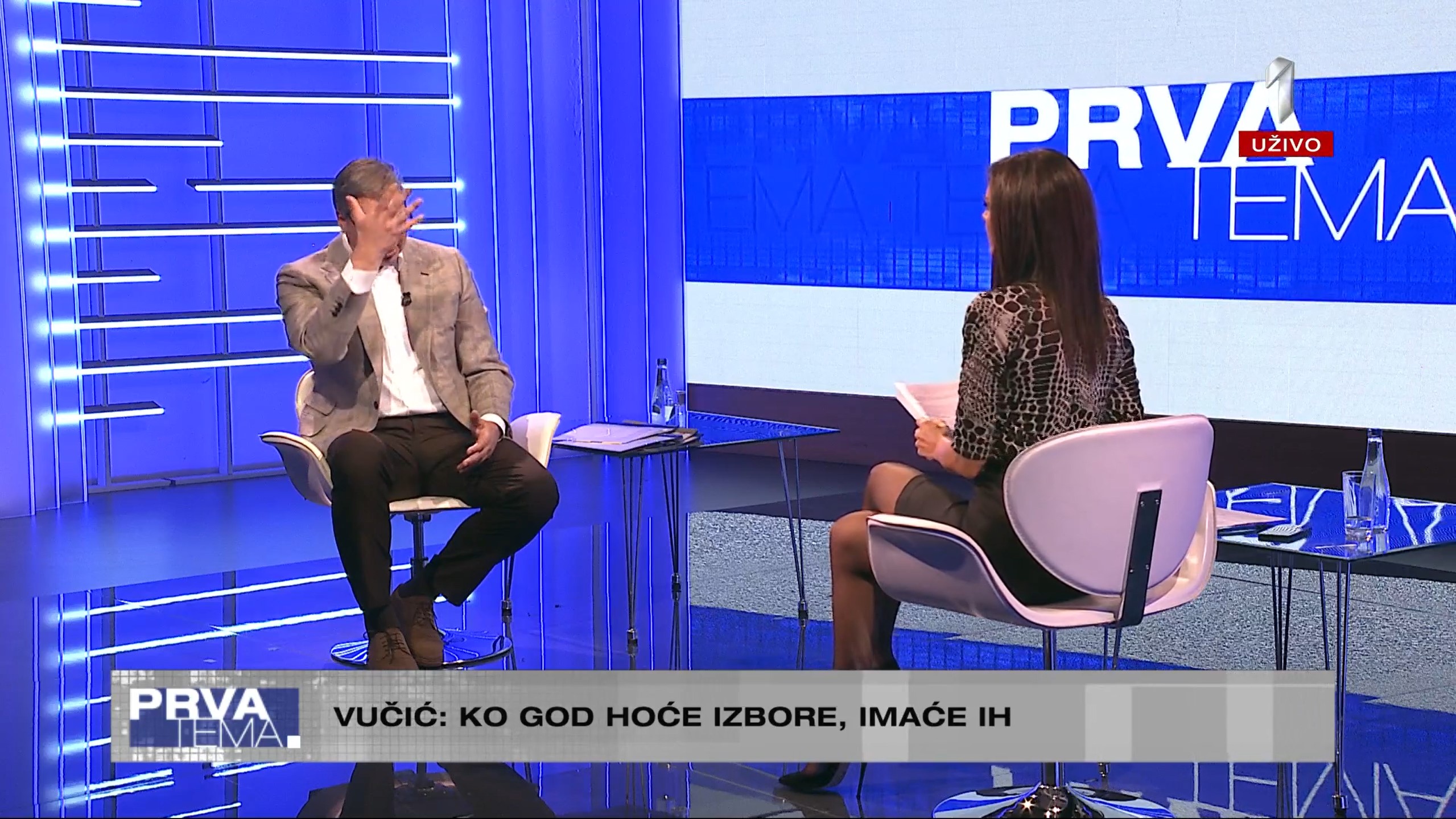 Vucic se lupa po glavi