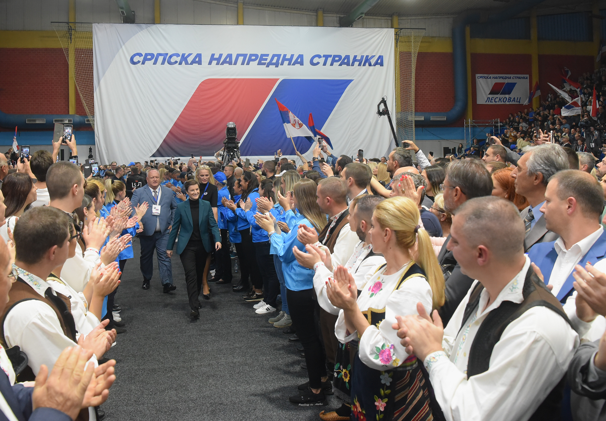 Leskovac, 21. oktobra 2022 - Srpska napredna stranka obelezava danas 14 godina od osnivanja, skupom u Leskovcu, a svecanosti u hali "Dubocica" prisustvuje predsednik Aleksandar Vucic. Na fotografiji Ana Brnabic. FOTO TANJUG/ MILOS MILIVOJEVIC/ bs