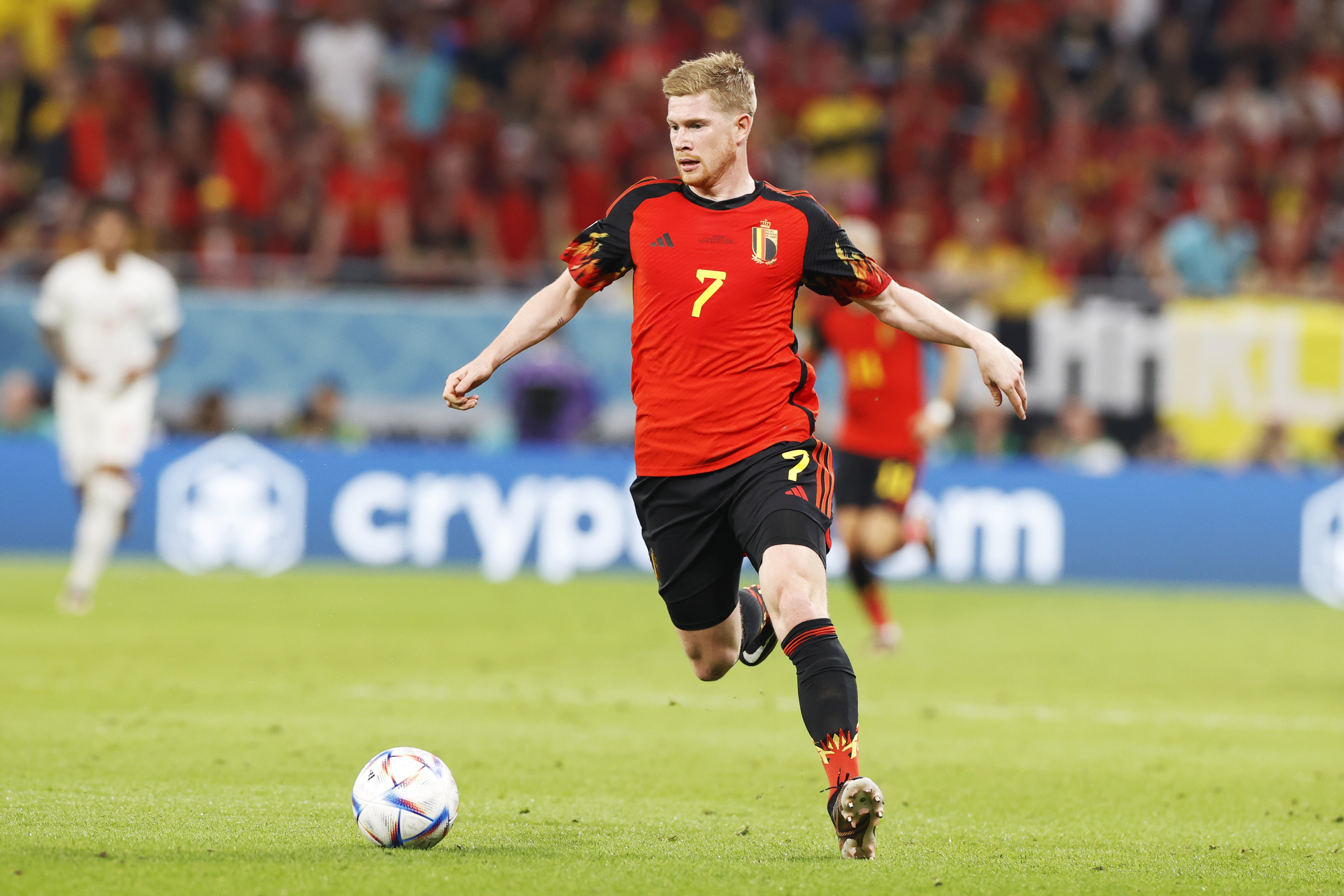 epa10323629 Kevin De Bruyne of Belgium in action during the FIFA World Cup 2022 group F soccer match between Belgium and Canada at Ahmad bin Ali Stadium in Doha, Qatar, 23 November 2022.  EPA-EFE/Rungroj Yongrit
