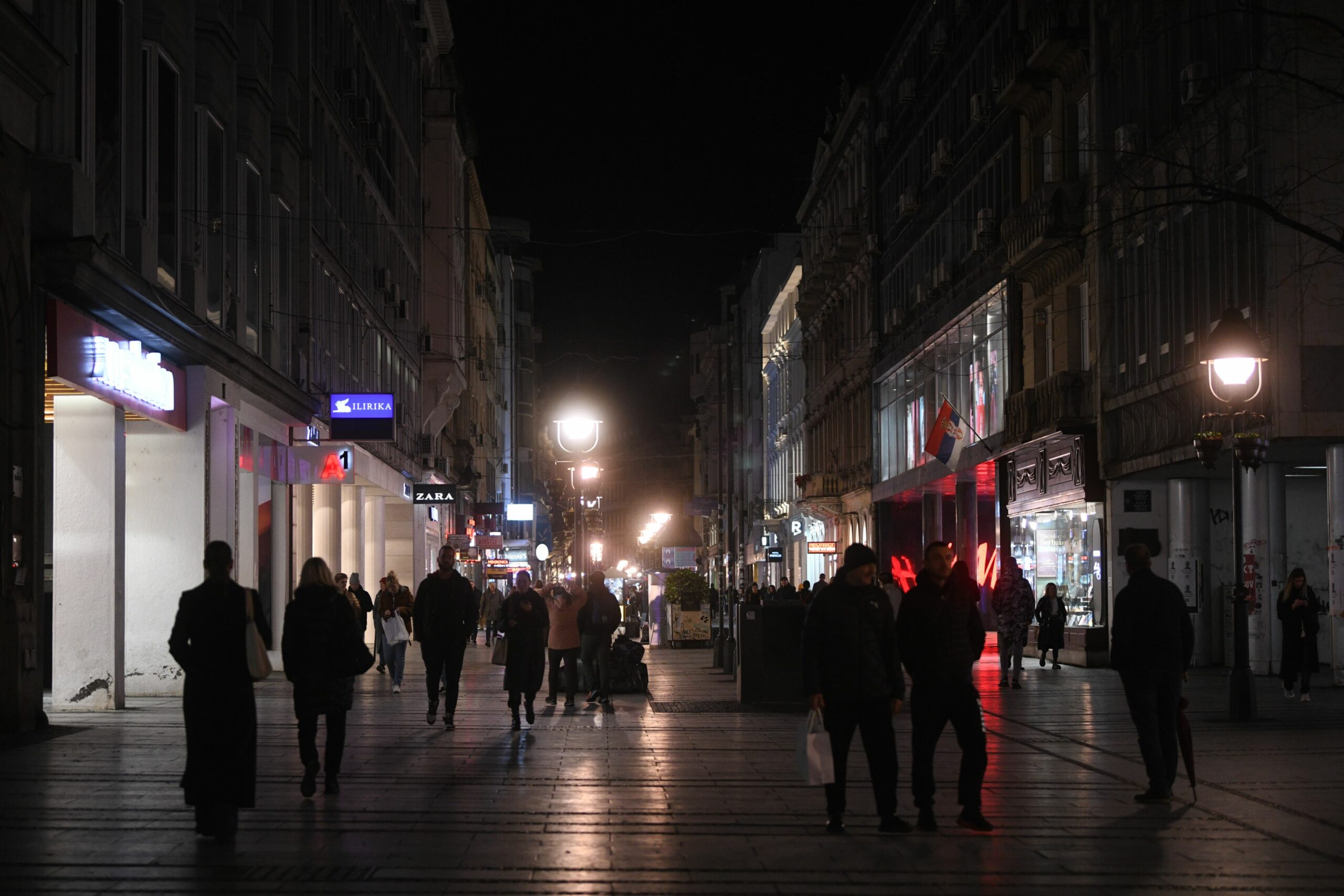 Beograd, 24.11.2022. Prva utakmica Srbije na Svetskom prvenstvu u Kataru, Srbija Brazil utakmica, Obilićev venac, kafići, svi gledaju utakmicu Foto: Filip Krainčanić/Nova.rs