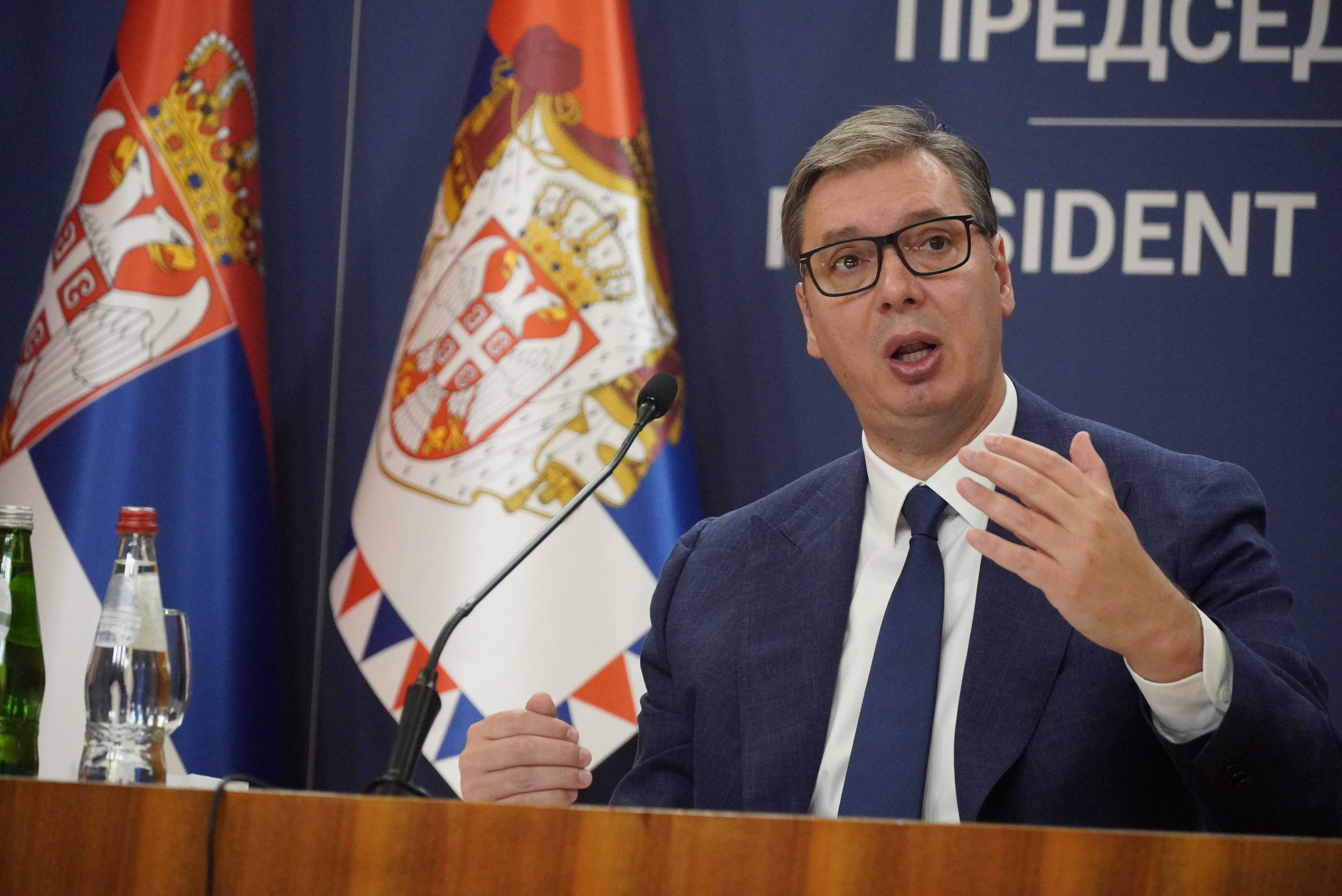 Beograd, 21. avgusta 2022 - Obracanje javnosti predsednika Srbije Aleksandra Vucica nakon sastanka sa predstavnicima Srba sa Kosova i Metohije, sa kojima je razgovarao o pregovorima vodjenim u Briselu. FOTO TANJUG/ VLADIMIR SPORCIC/bs