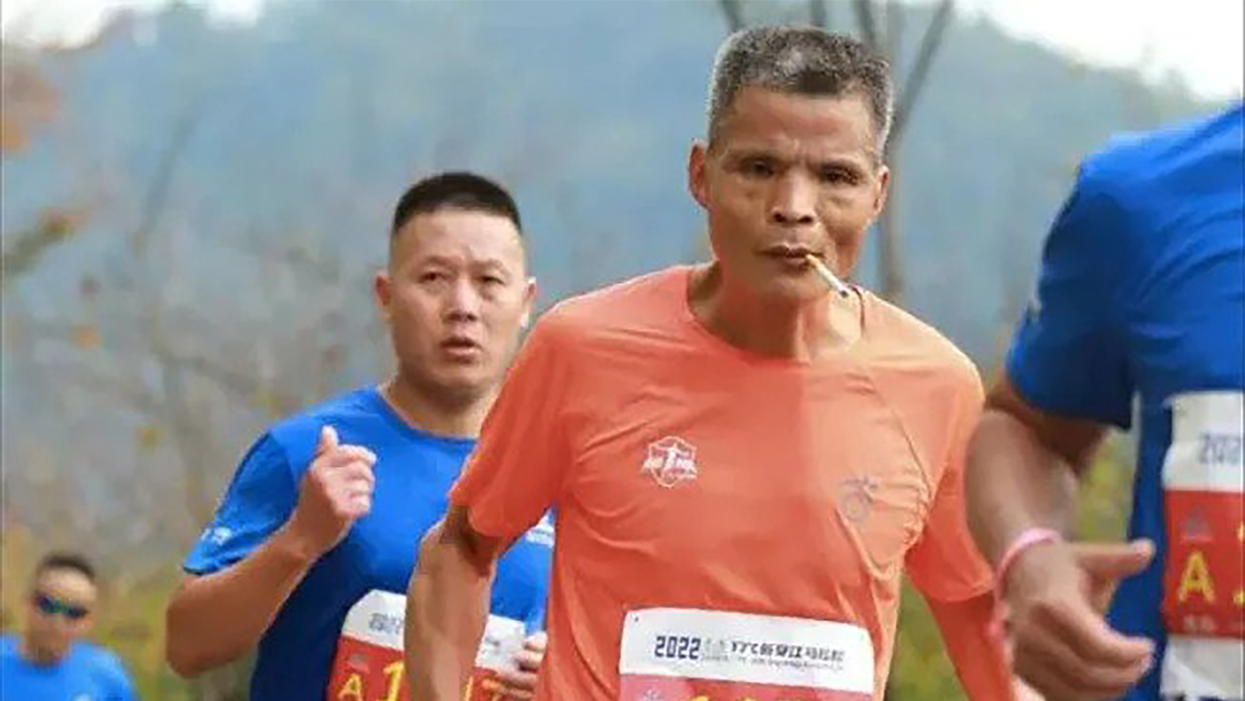 Uncle Chen
50-Year-Old Chinese Man Completes 42-Km Marathon While Smoking Cigarettes
