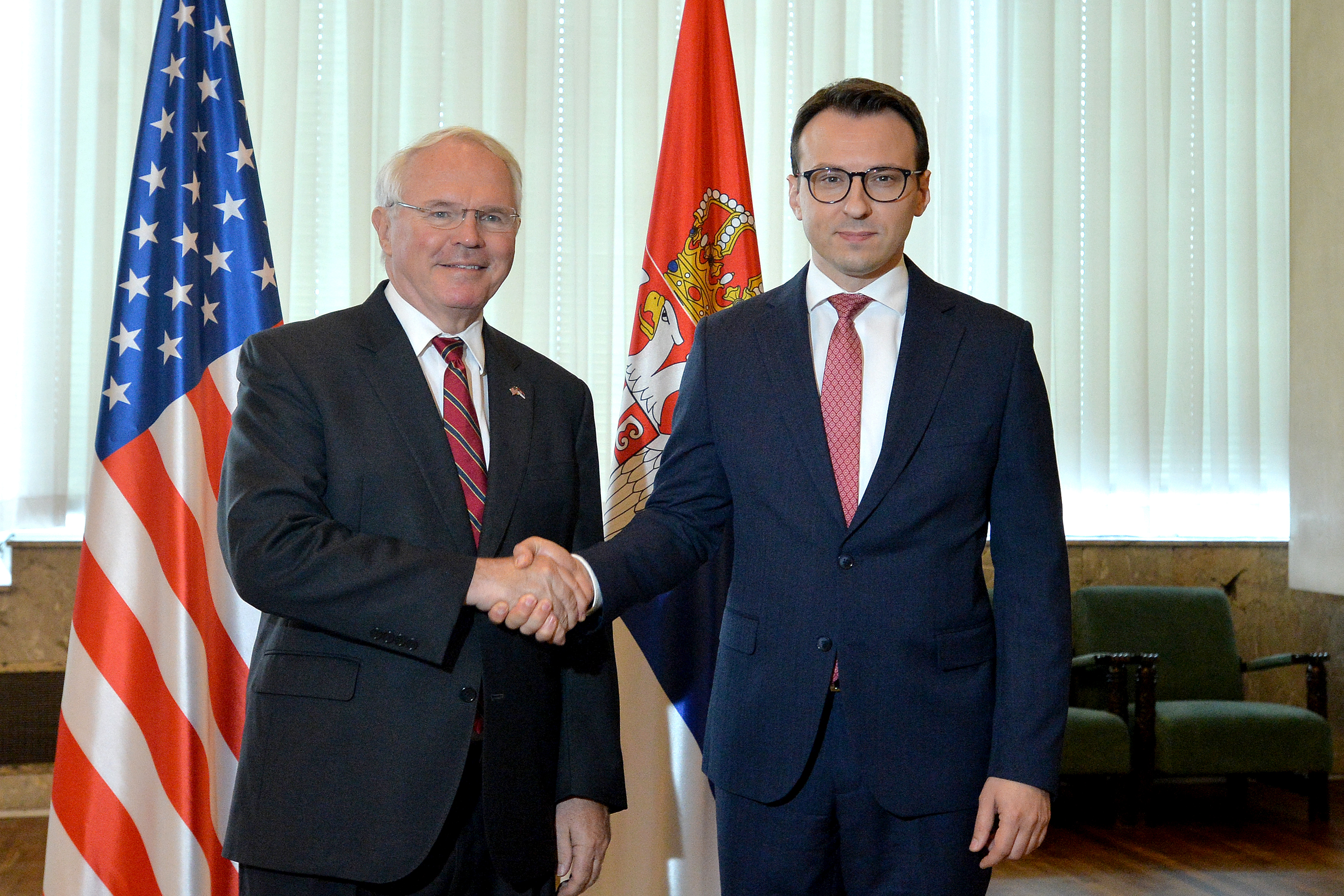 Beograd, 22. avgusta 2022. - Direktor Kancelarije za Kosovo i Metohiju Petar Petkovic sastao se sa ambasadorom Sjedinjenih Americkih Drzava u Srbiji Kristoferom Hilom. FOTO TANJUG/ ZORAN ZESTIC/ bg