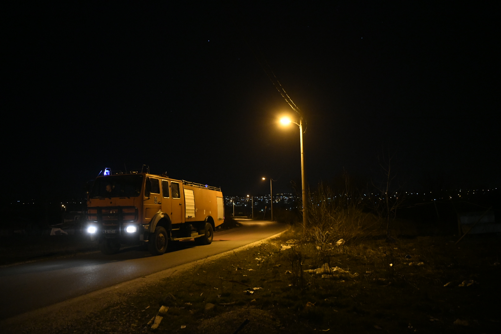 Beograd 14.03.2022. Vatrogasci, Avala, požar, noć, veče, mrak Foto: Vesna Lalić/Nova.rs