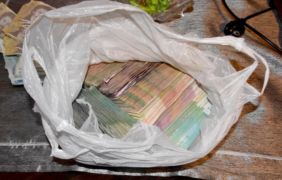 UHAPŠEN NIŠLIJA : OPLJAČKAO KAZINO, RADNICU ZAKLJUČAO PA ODNEO SKORO POLA MILIONA