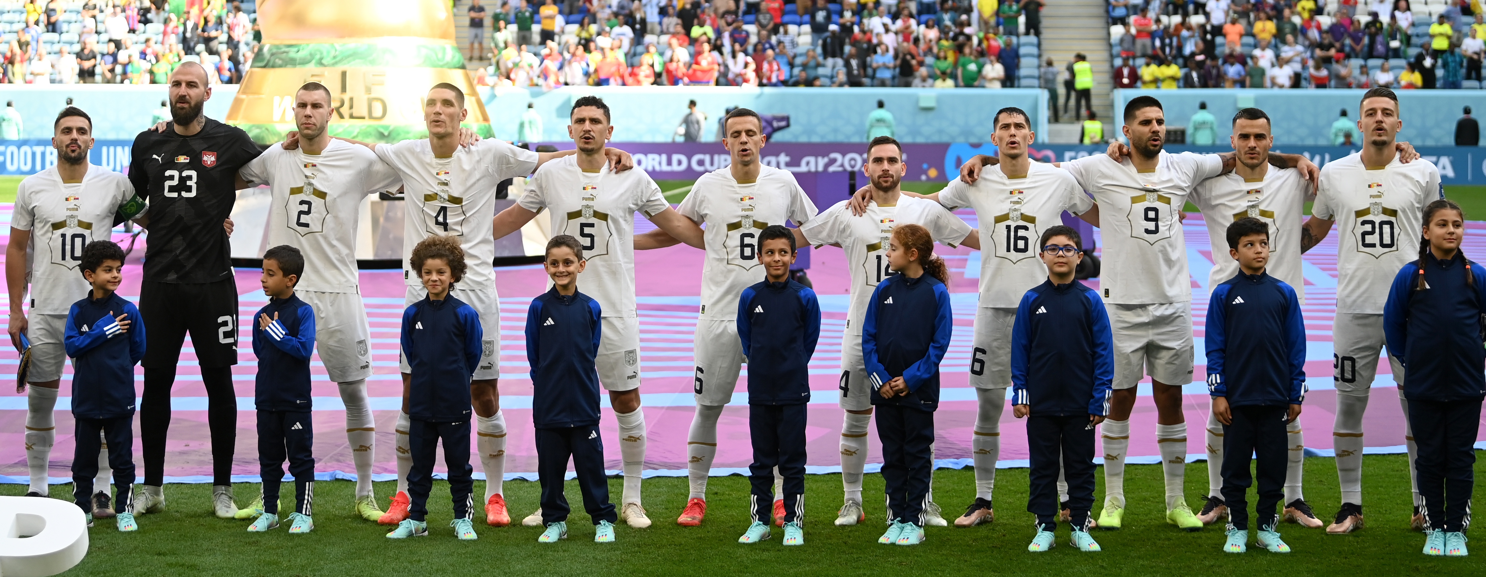 epa10333698 Team of Serbia lines up for the FIFA World Cup 2022 group G soccer match between Cameroon and Serbia at Al Janoub Stadium in Al Wakrah, Qatar, 28 November 2022.  EPA-EFE/Neil Hall