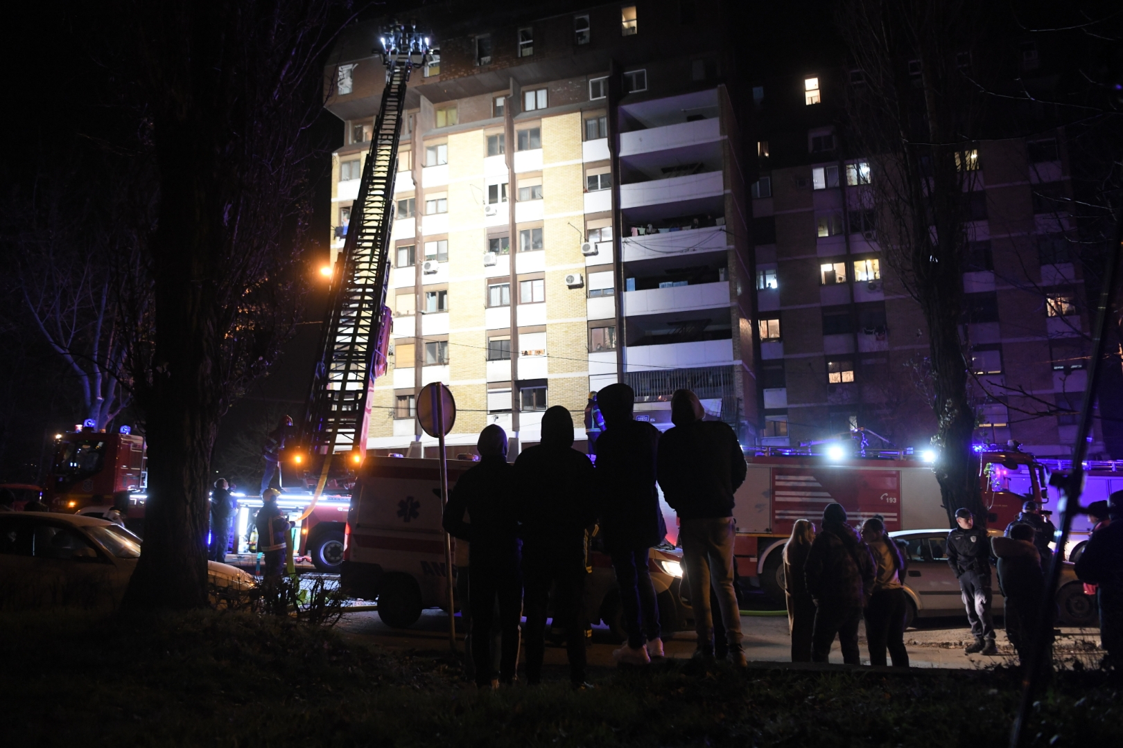 Beograd 19.12.2022. Požar u Železniku, Železnik, hronika Foto: Dragan Mujan/Nova.rs
