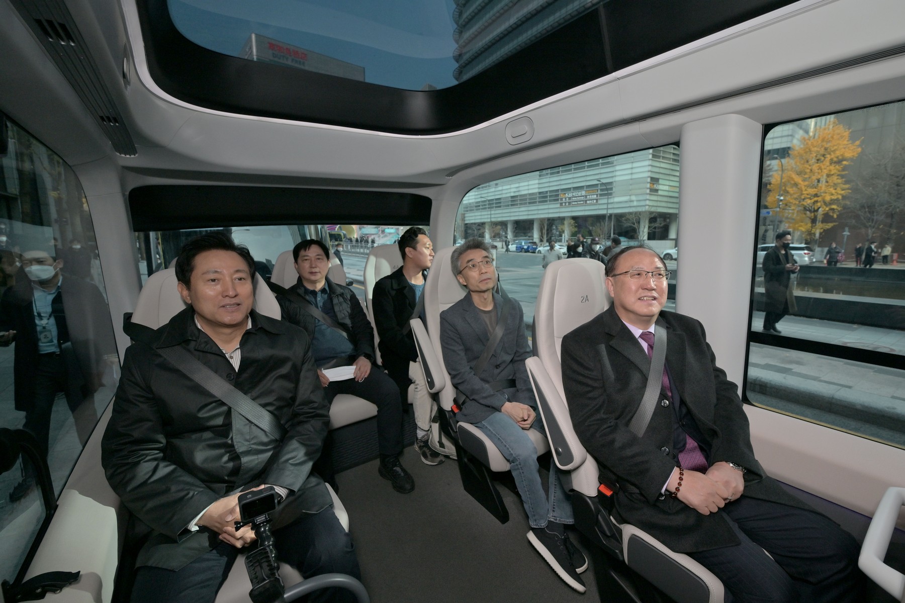 Autonomous buses at Cheonggye Stream