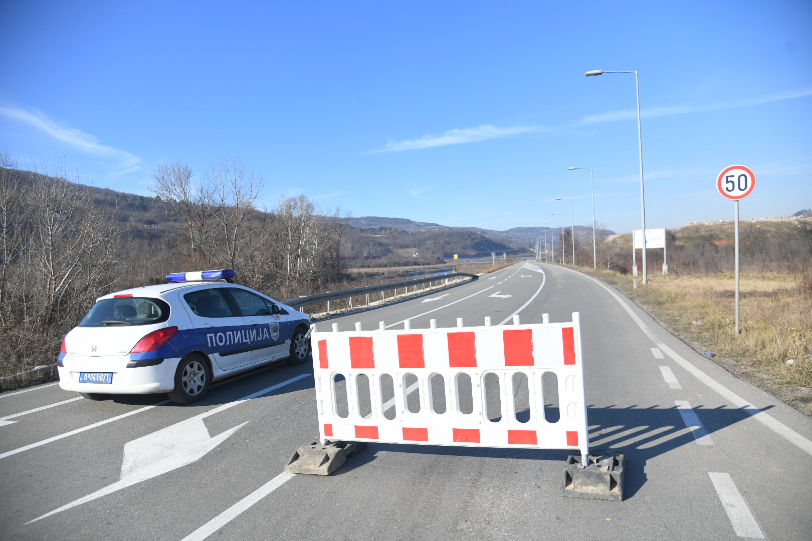 Pirot 27. decembar 2022. Barikade voz amonijak curenje, rampe, policijska patrola, vatrogasci, vracanje vozaca sa punktova Foto:Nemanja Jovanović/Nova.rs