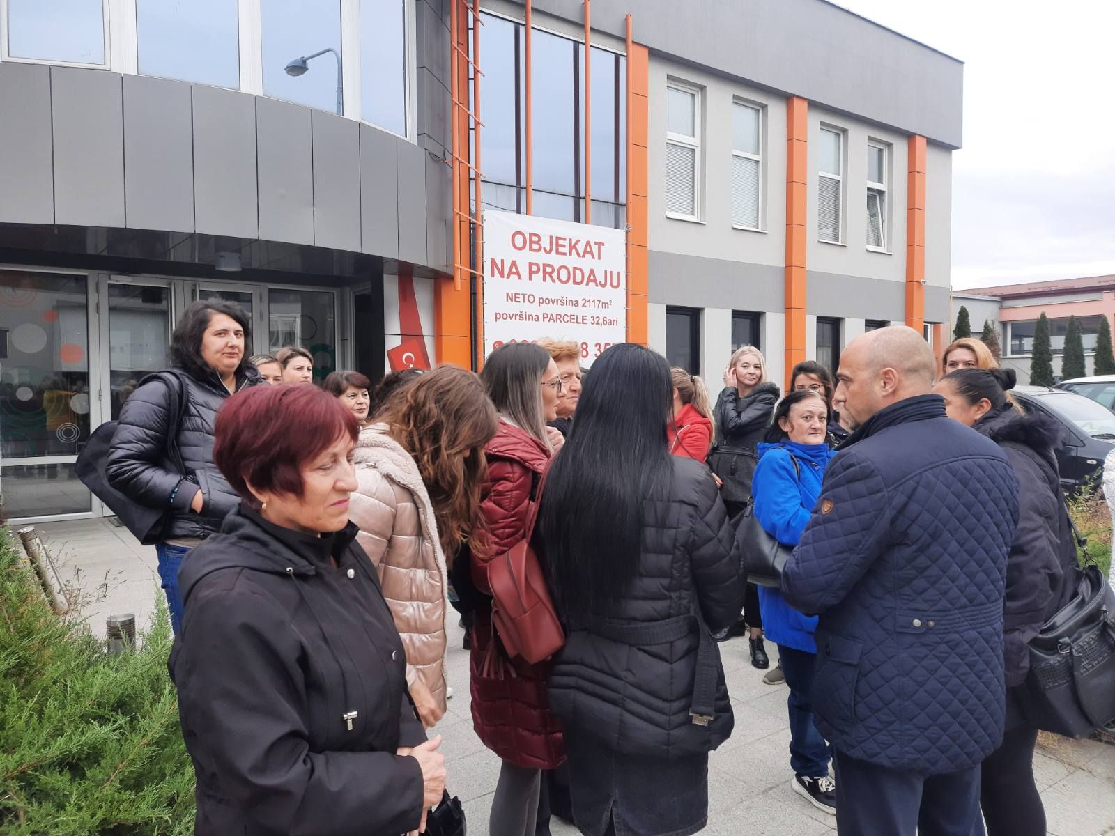 protest radnica ispred turske fabrike u Kraguejvcu