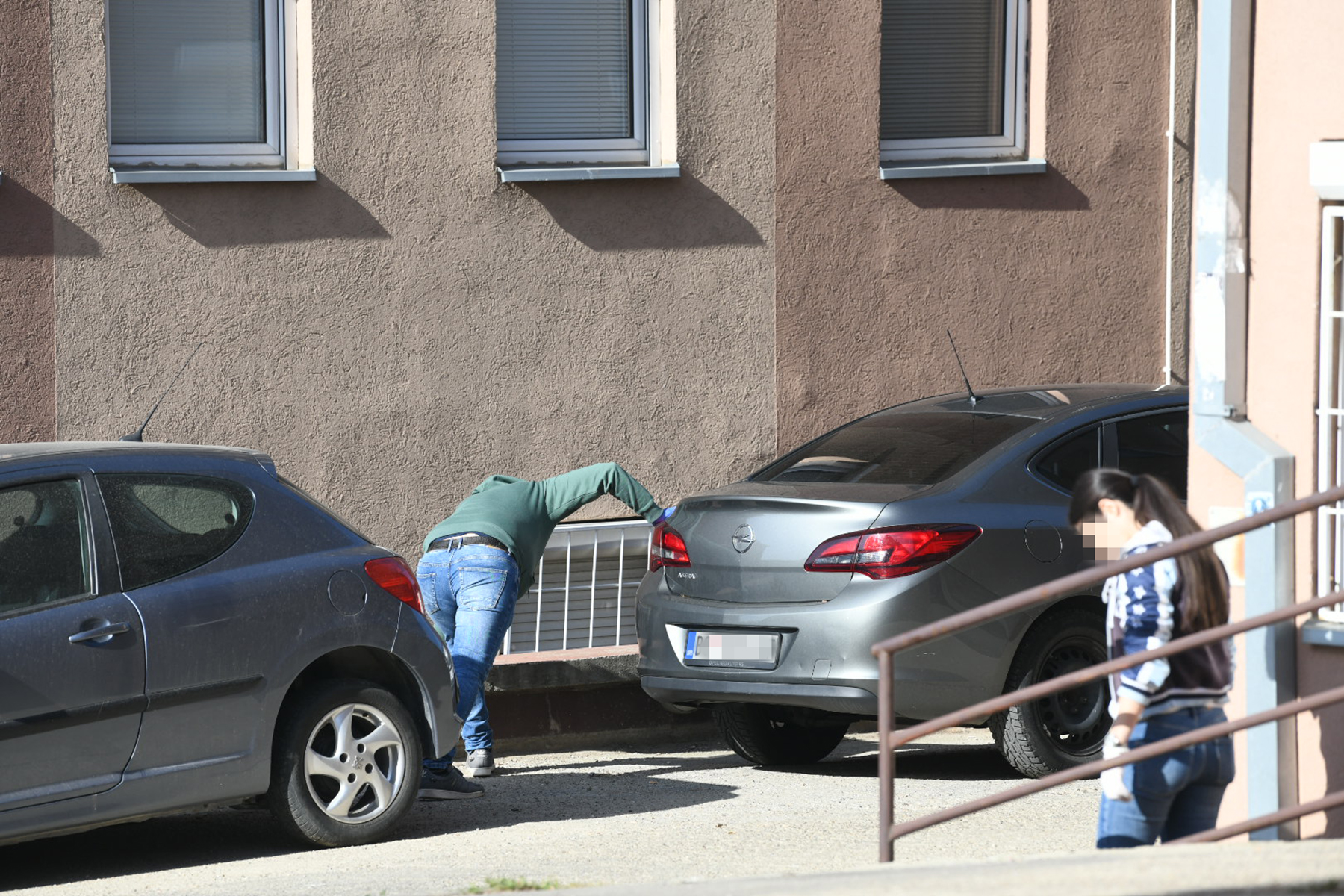 Beograd, 01.11.2022. Zvezdara, Ulica Miljana Miljanića, Pucnjava, ranjen mladić Foto: Vesna Lalić/Nova.rs