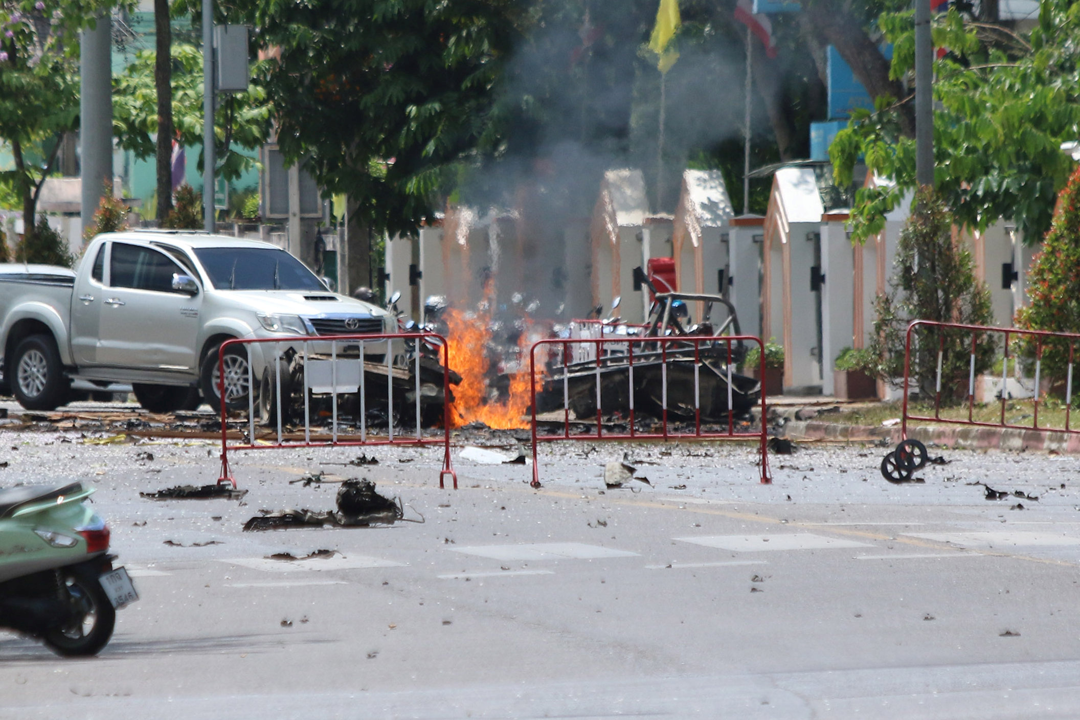 A car bomb scene is seen after an explosion in front of the government's Southern Border Provinces Administrative Centre in Yala, Thailand March 17, 2020. REUTERS/Surapan Boonthanom - RC2LLF9URILB