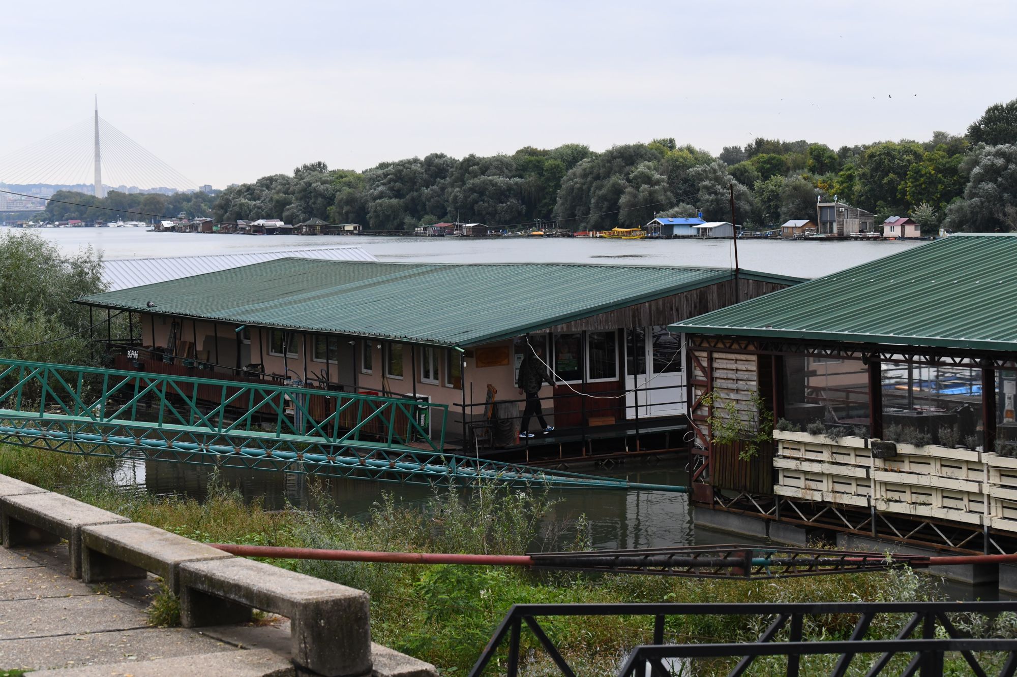 Beograd, 08.10.2020.  Savski nasip, Savski kej, splavovi, kućice na Savi Foto: Goran Srdanov/Nova.rs