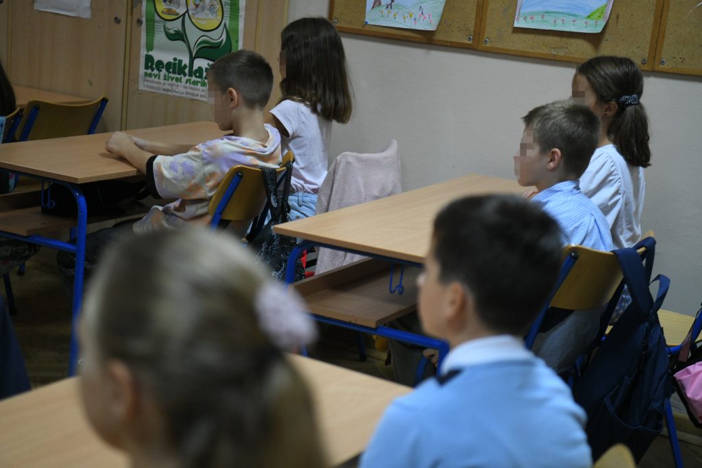 Beograd 01. septembar 2022. Polazak u skolu, Osnovna skola Vuk Karadzic, deca, ucenici. djaci, prvaci učionica   Foto:Nemanja Jovanović/Nova.rs
