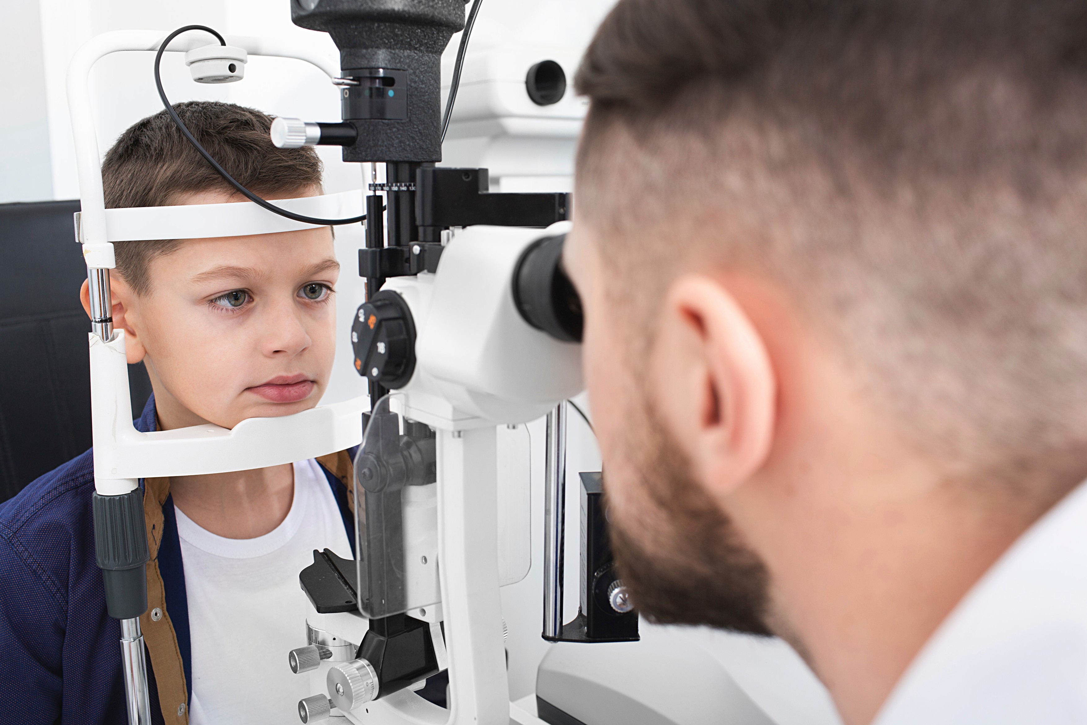 Eye examination.,Image: 705402628, License: Royalty-free, Restrictions: , Model Release: no, Credit line: PEAKSTOCK / Sciencephoto / Profimedia