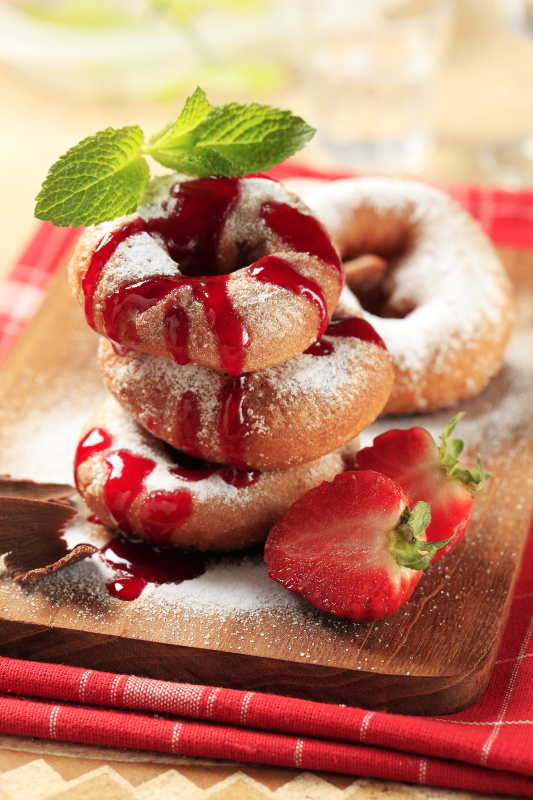 Ring donuts with strawberry syrup,Image: 157858141, License: Rights-managed, Restrictions: , Model Release: no, Credit line: - / Digifoodstock / Profimedia
