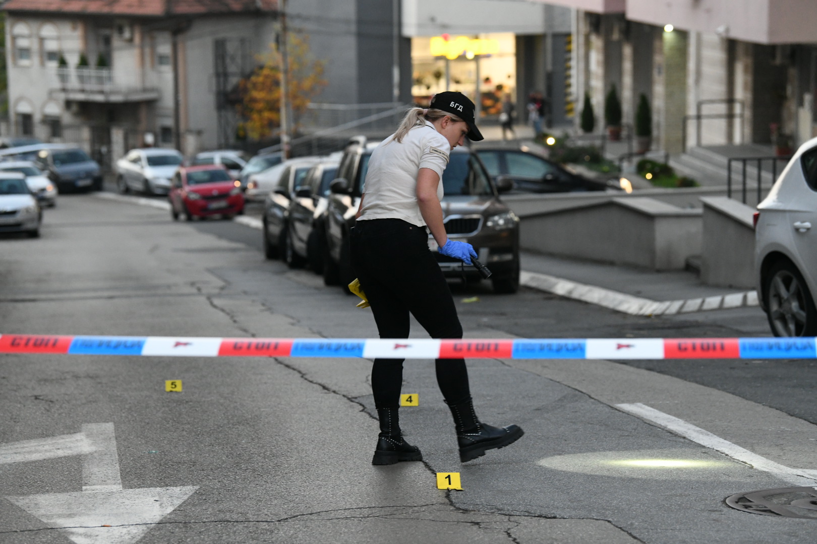 Beograd 09. novembar 2022. Pucnjava na Banovom Brdu ugao Zrmanjske i Pozeske policija uvidjaj Foto:Vesna Lalić/Nova.rs