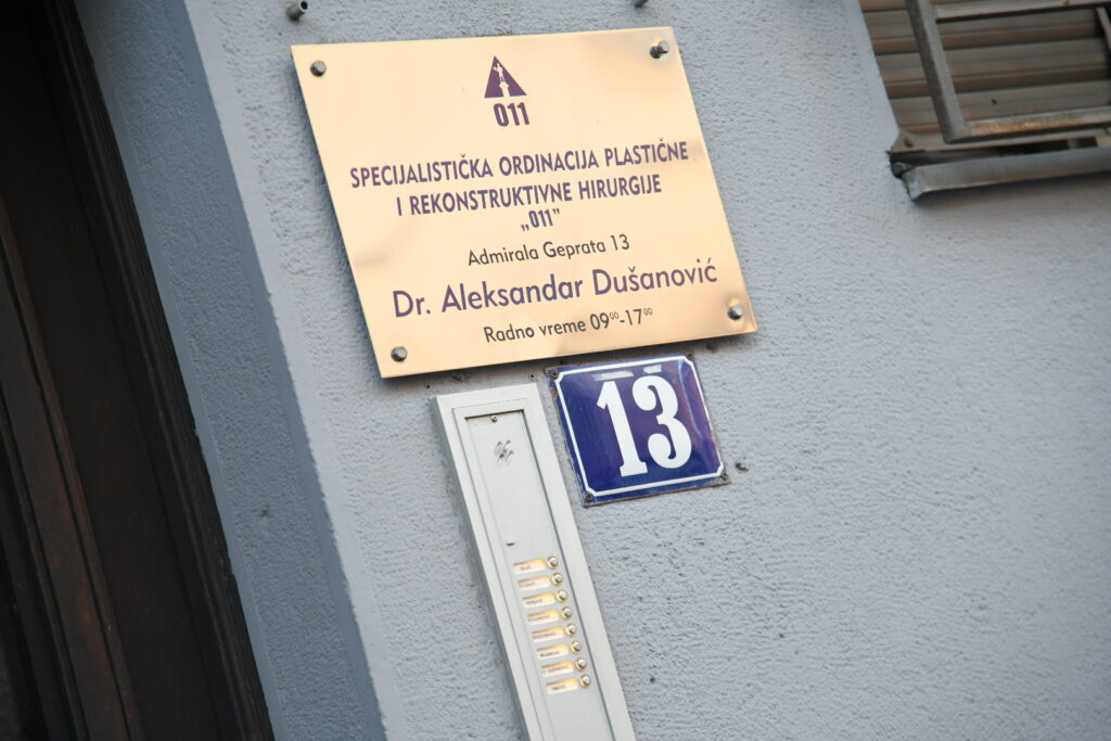 privatna klinika Dušanović plasticna i estetska hirurgija..admirala geprata 13 preminula zena posle operacije