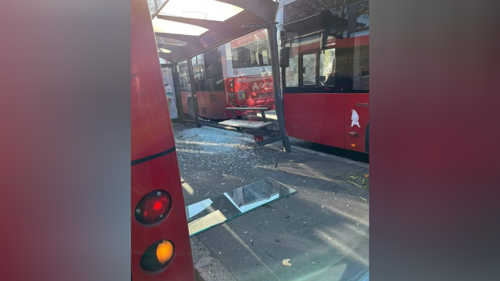 Sudar dva autobusa na okretnici na Karaburmi, Karaburma, autobus, GSP Foto: Instagram/192_rs