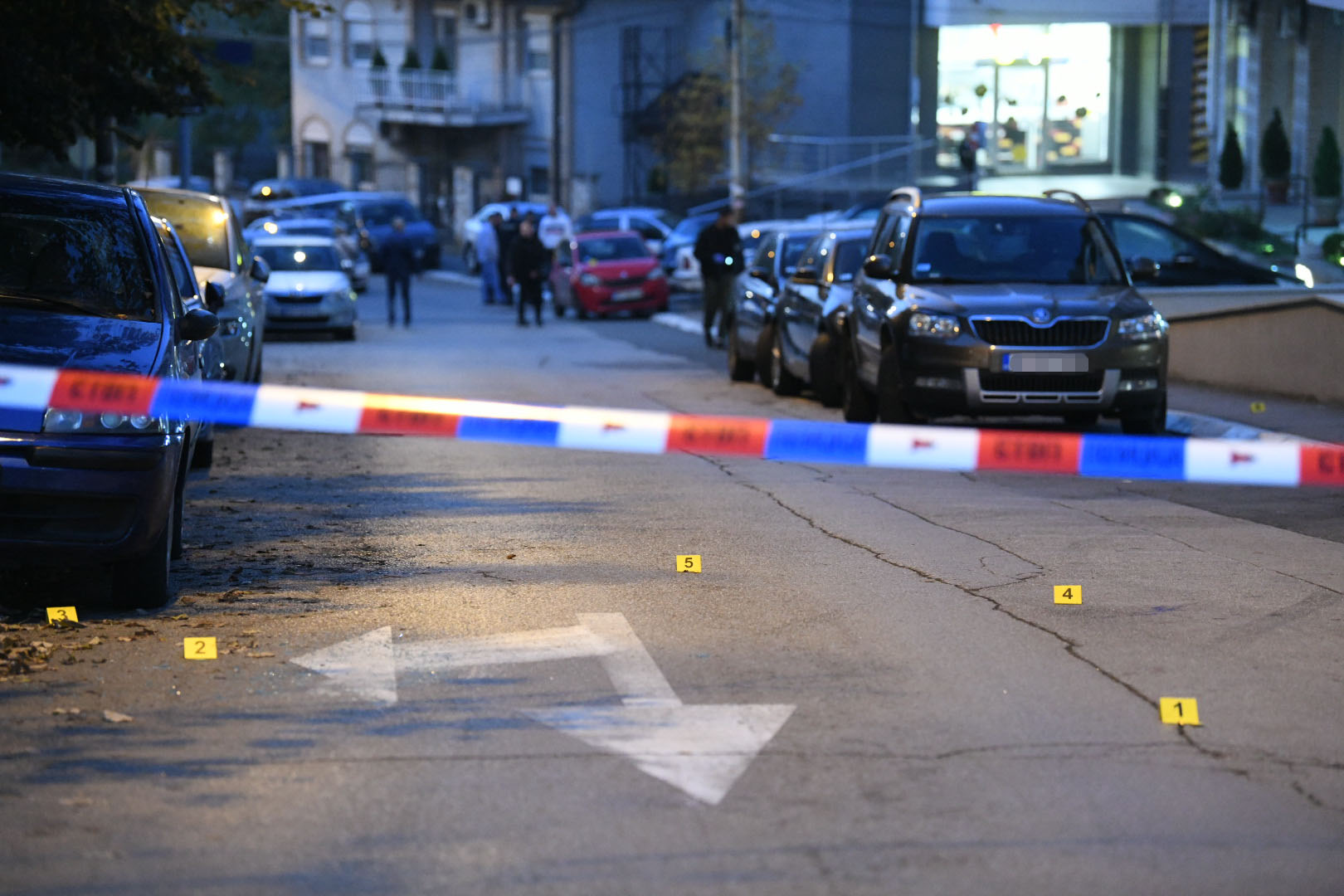 Beograd 09. novembar 2022. Pucnjava na Banovom Brdu ugao Zrmanjske i Pozeske policija uvidjaj Foto:Vesna Lalić/Nova.rs