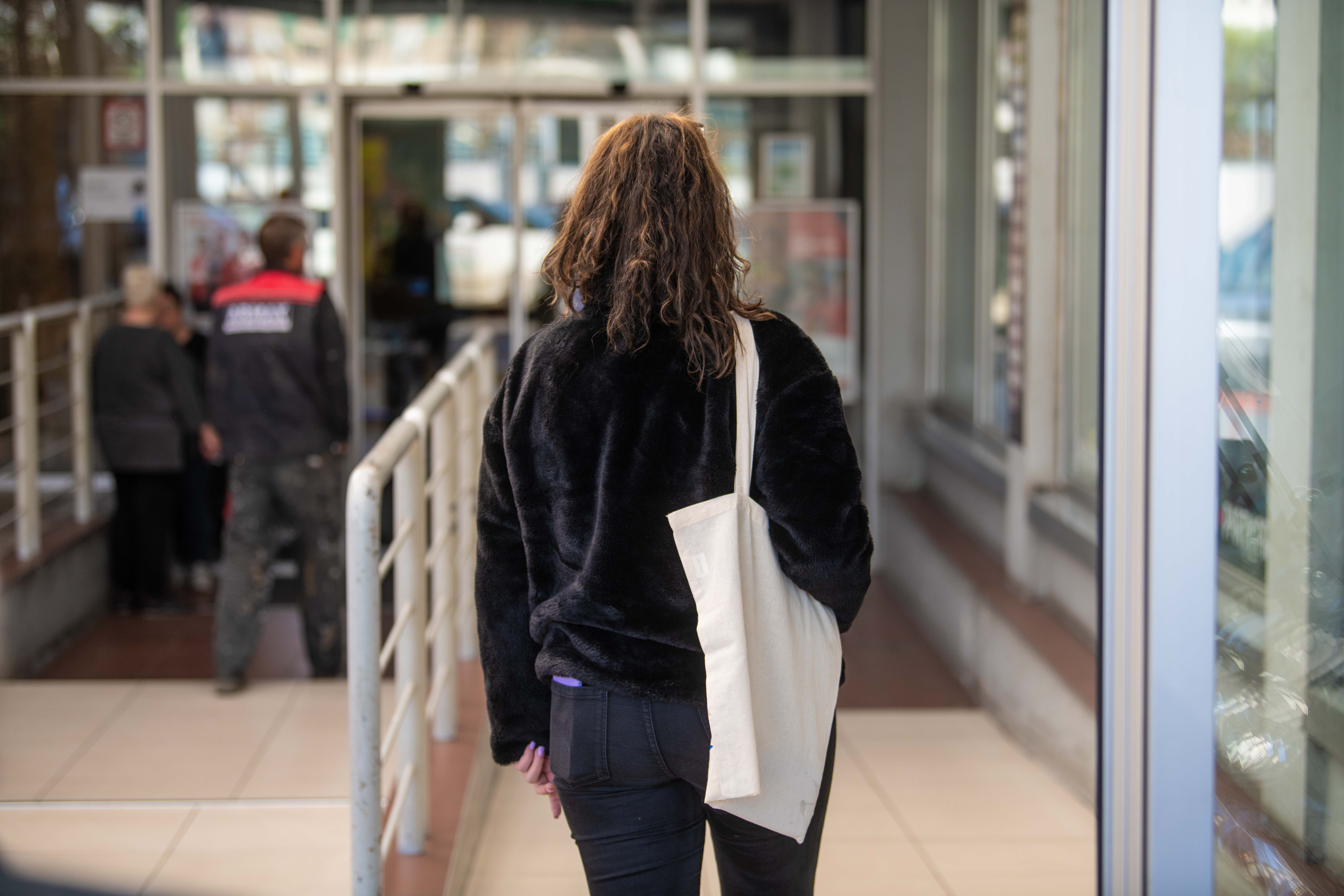 Beograd 27. oktobar 2022. Anja Gavrilović, studentkinja, poskupljenje. Potrošačka korpa. Studentkinja u kupovini, kupovina, prodavnica Foto:Dragan Mujan/Nova.rs