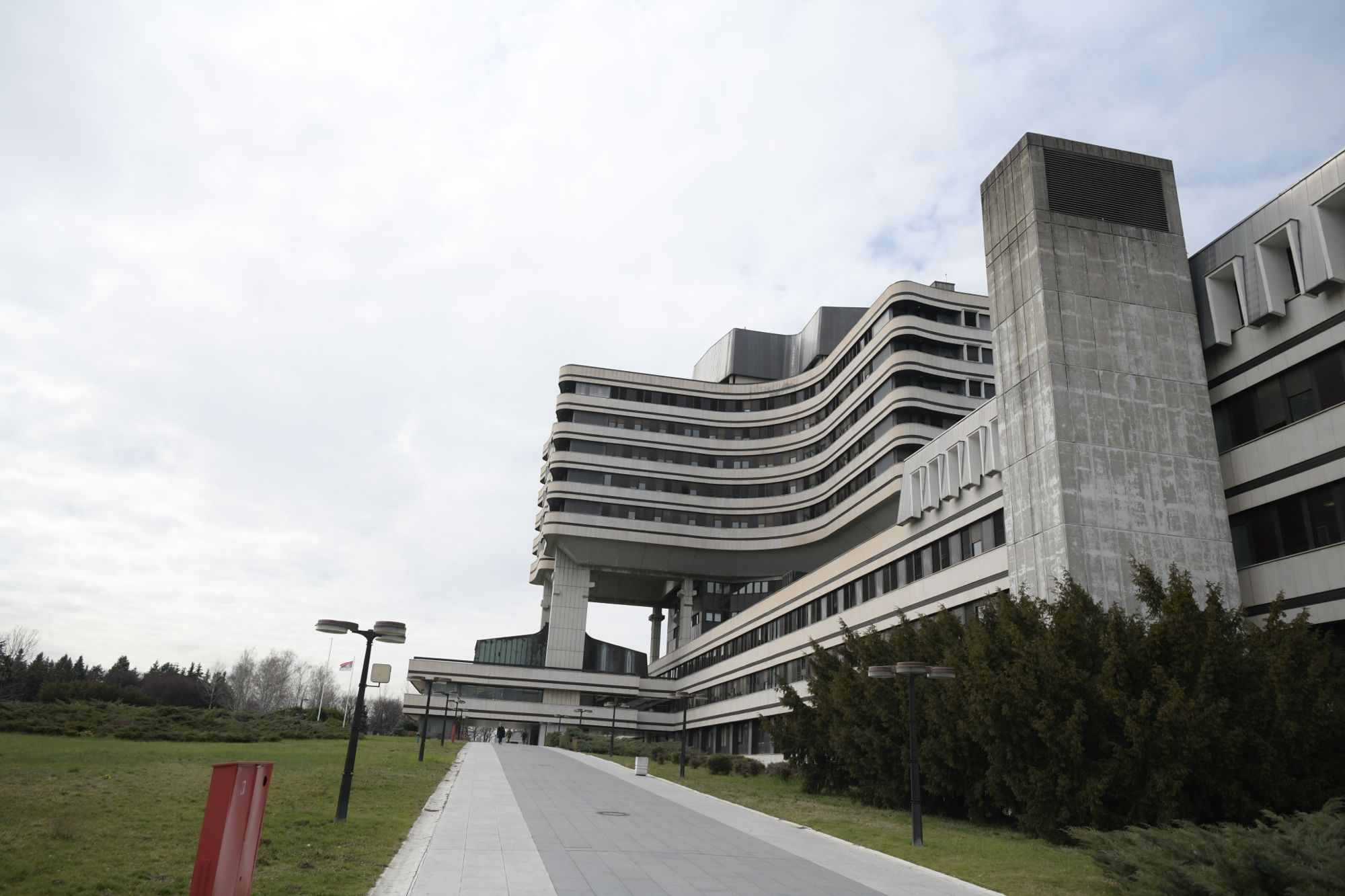 Beograd 11.03.2020. VMA, Vojnomedicinska akademija, zgrada, ulaz, ilustracija, pokrivalica Foto: Goran Srdanov/Nova.rs