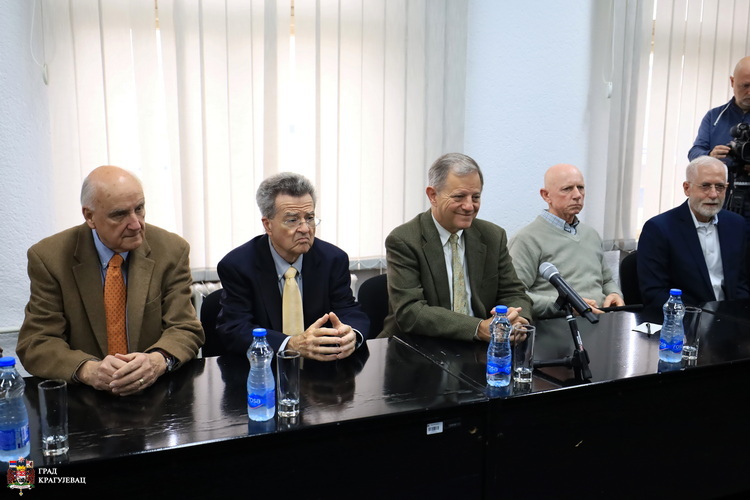 Američki lekari, autor Grad Kragujevac