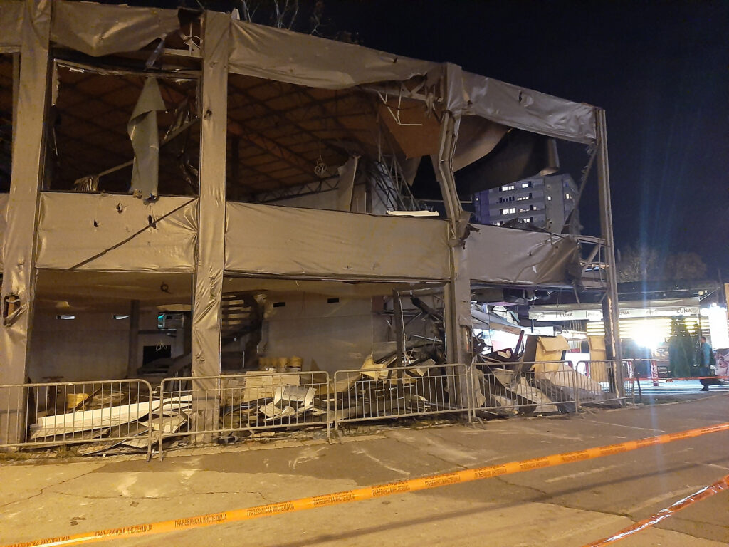 Rušenje Košnice, Novi Beograd, ugao Zorana Đinđića i Omladinskih Brigada", restoran kosnica,