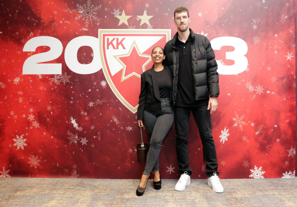 OGNJEN KUZMIC  ZENA  Tomiša Romo