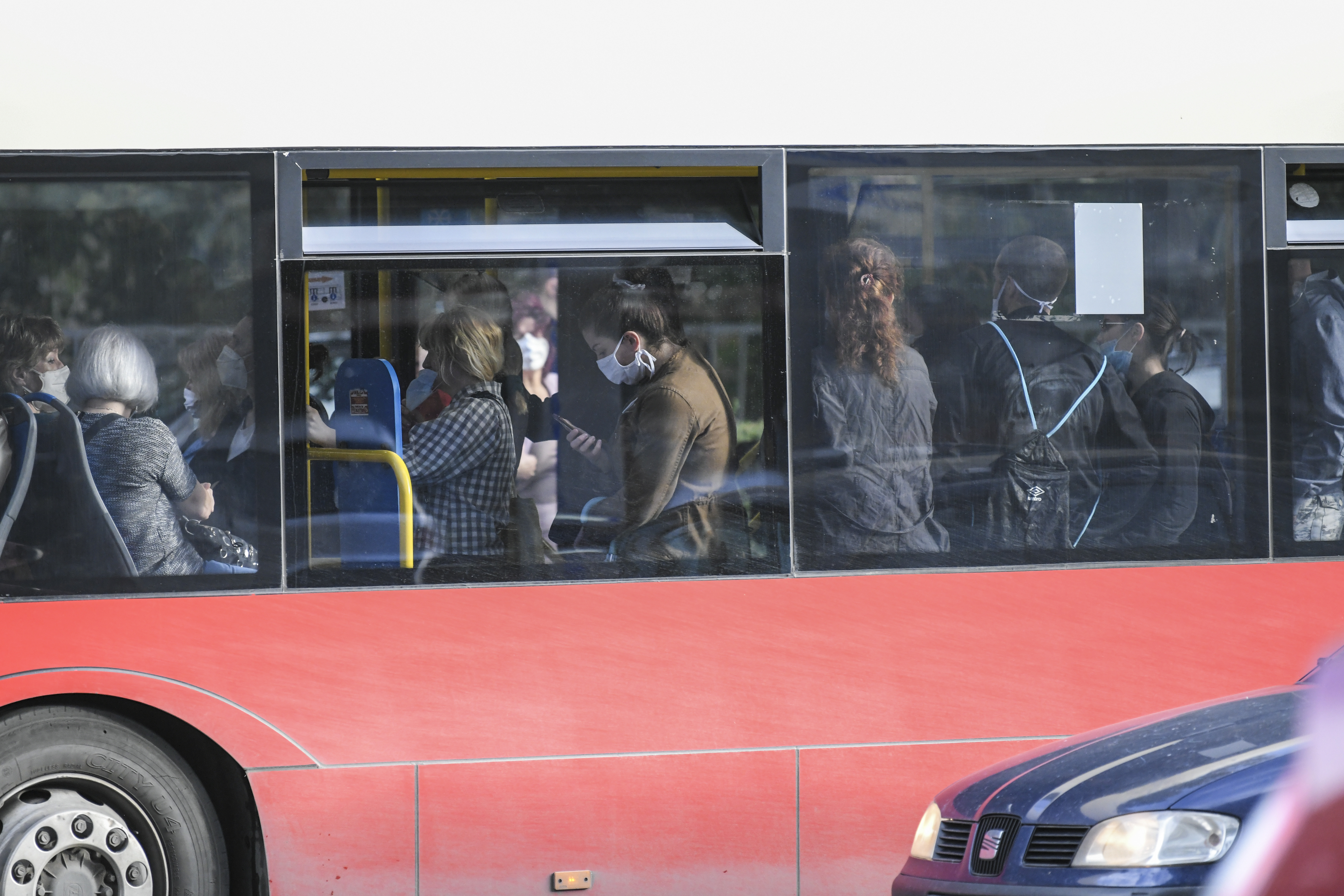 Beograd, 05.10.2020. Jutro, grad, Gsp, Autobus, Koronavirus, maske, maska, kovid, gradski prevoz Foto: Dragan Mujan/Nova.rs