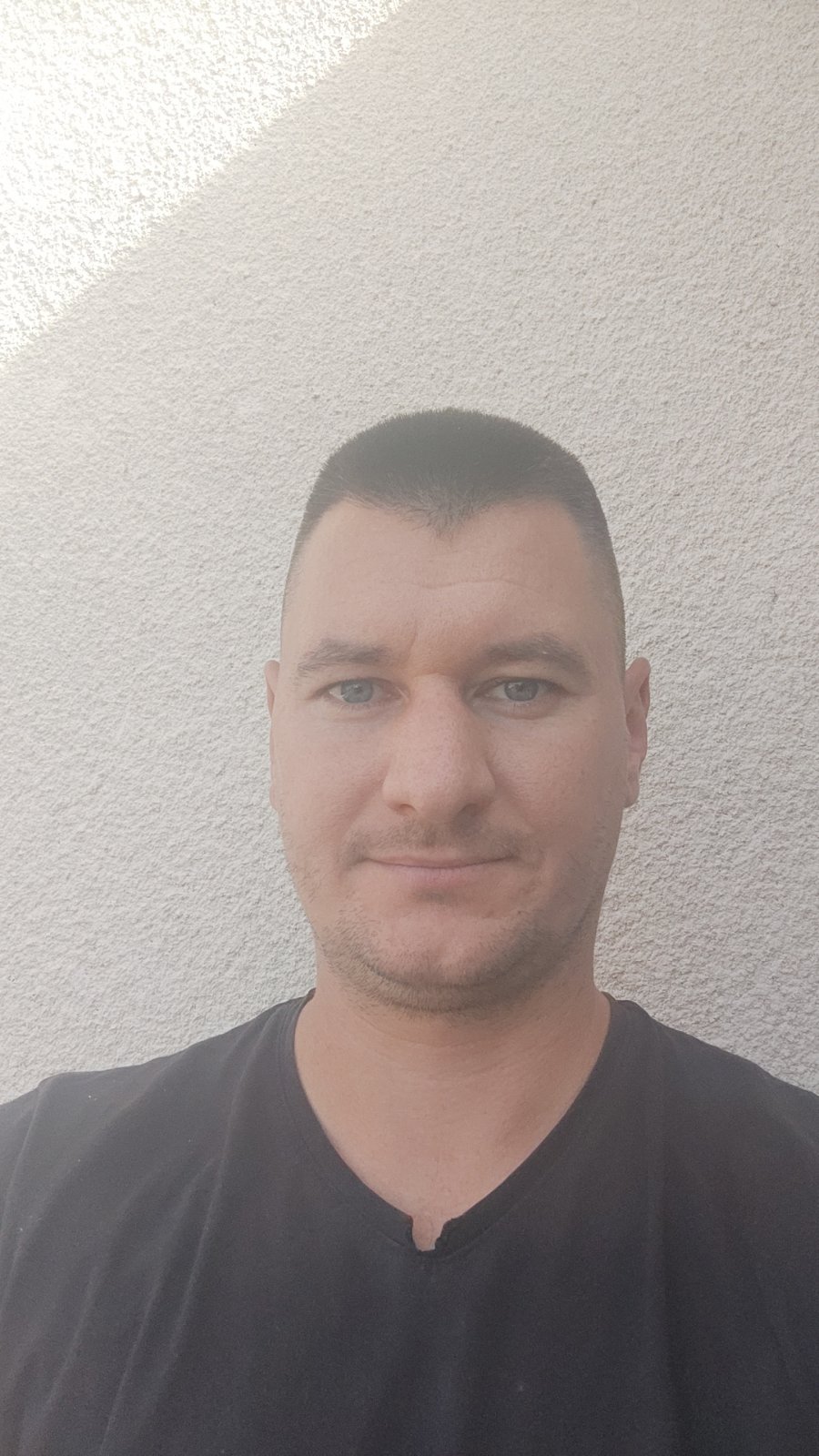 Pčelar Mladen, slike privatna arhiva, poslala 
Dragana Kocic