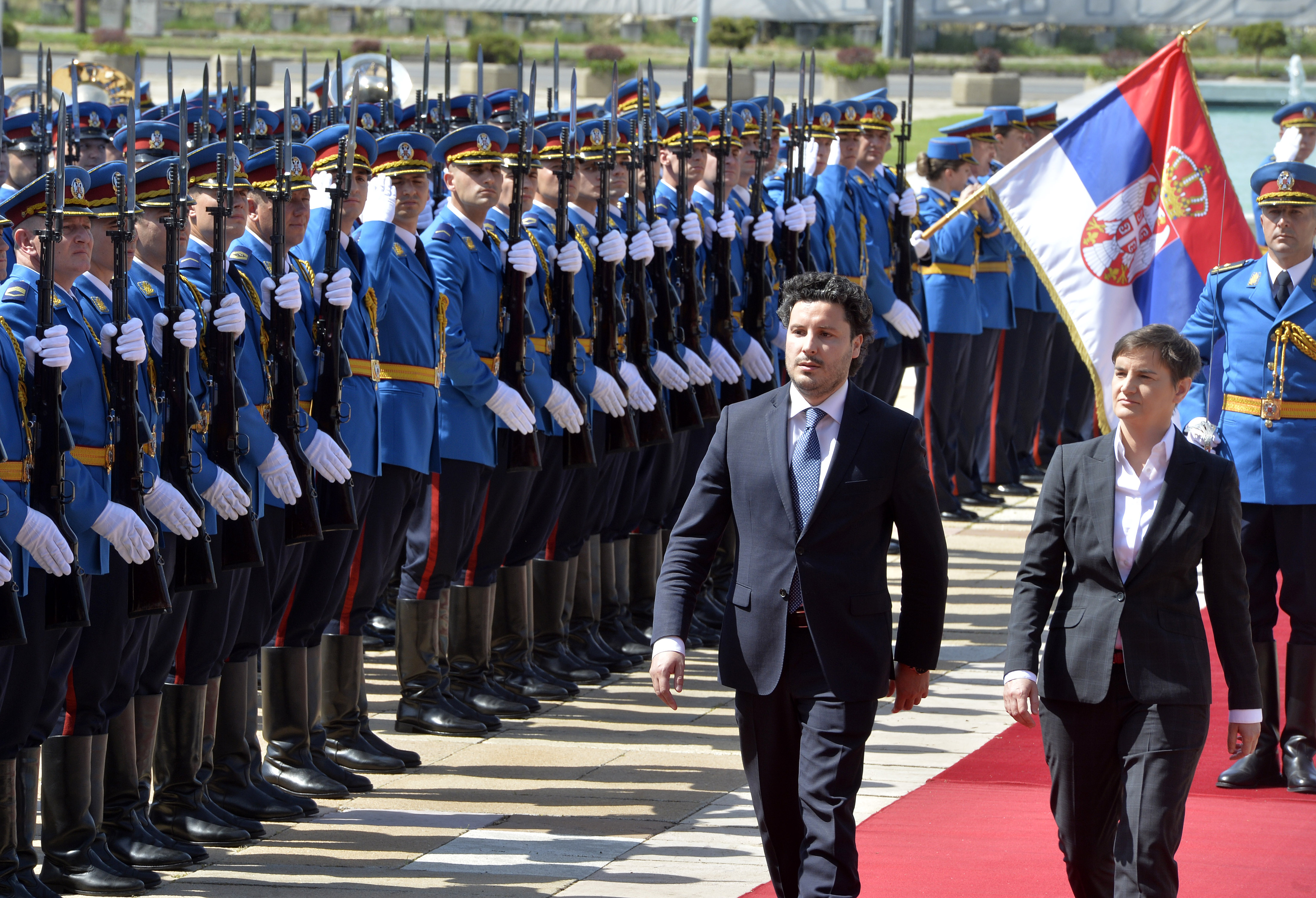 Beograd, 29. juna 2022 - Premijer Crne Gore Dritan Abazovic stigao je danas u prvu zvanicnu posetu Beogradu, a ispred Palate Srbija svecano ga je docekala premijeraka Ana Brnabic. FOTO TANJUG/ RADE PRELIC/ bs