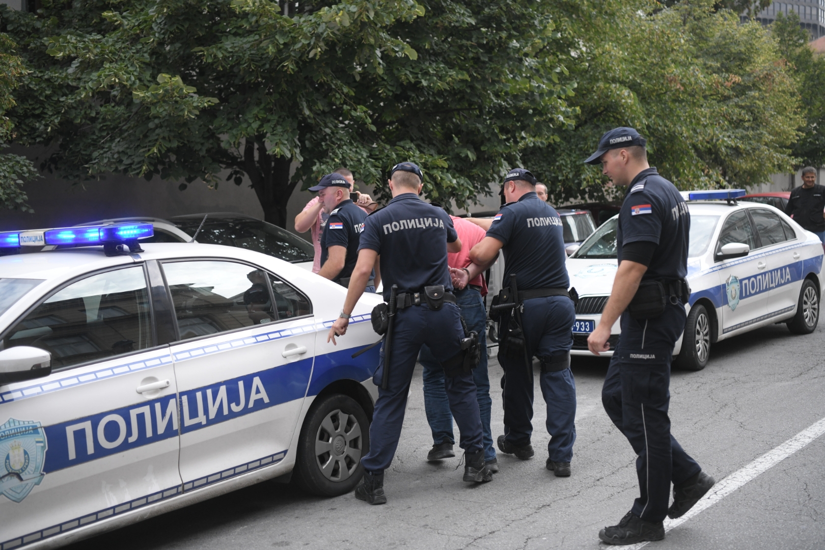 Beograd 04.09.2022. Ubadanje nožem, Admirala Geprata, privođenje napadača Foto: Dragan Mujan/Nova.rs