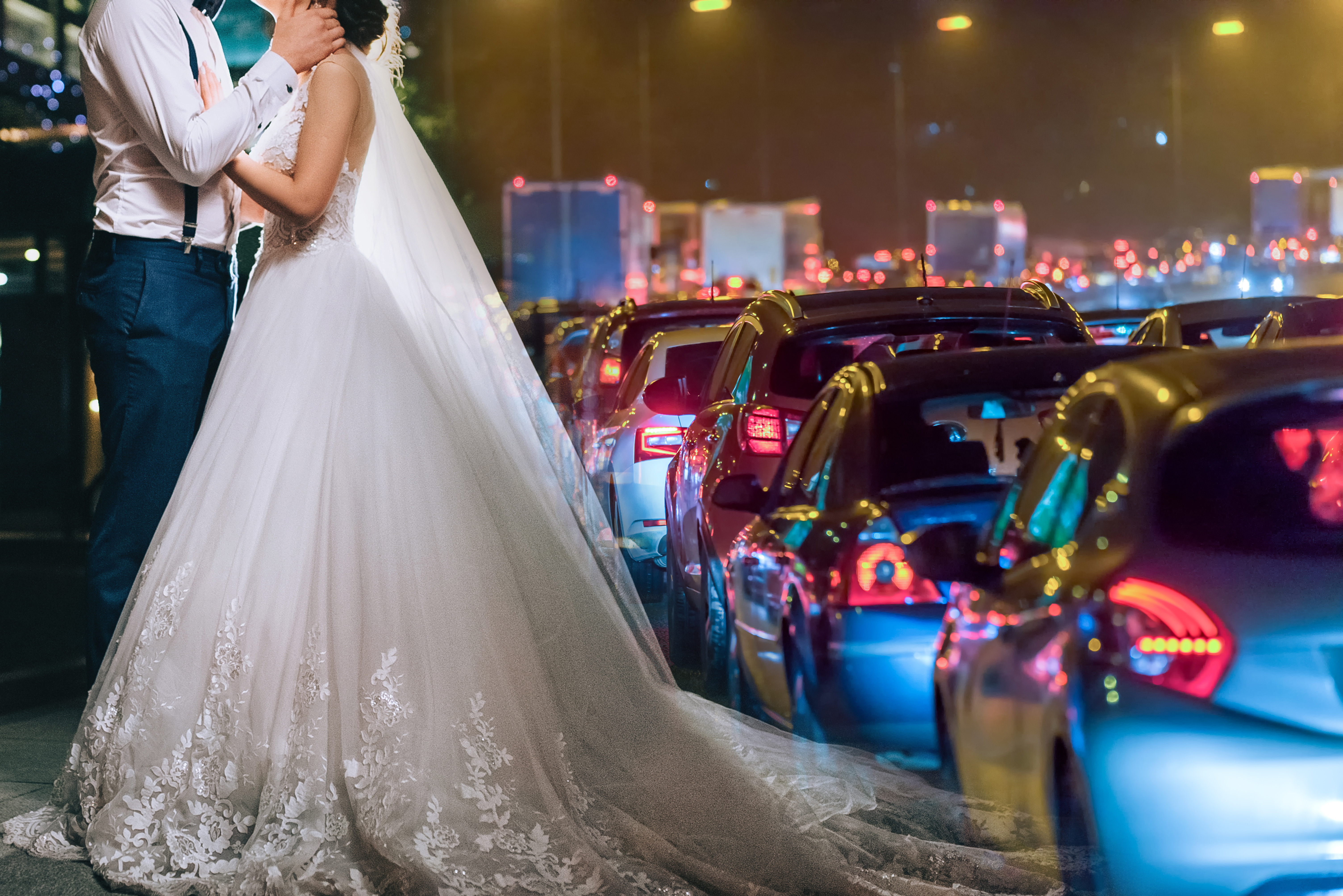 Night view busy UK Motorway traffic jam at night svadba kolaps saobracaj