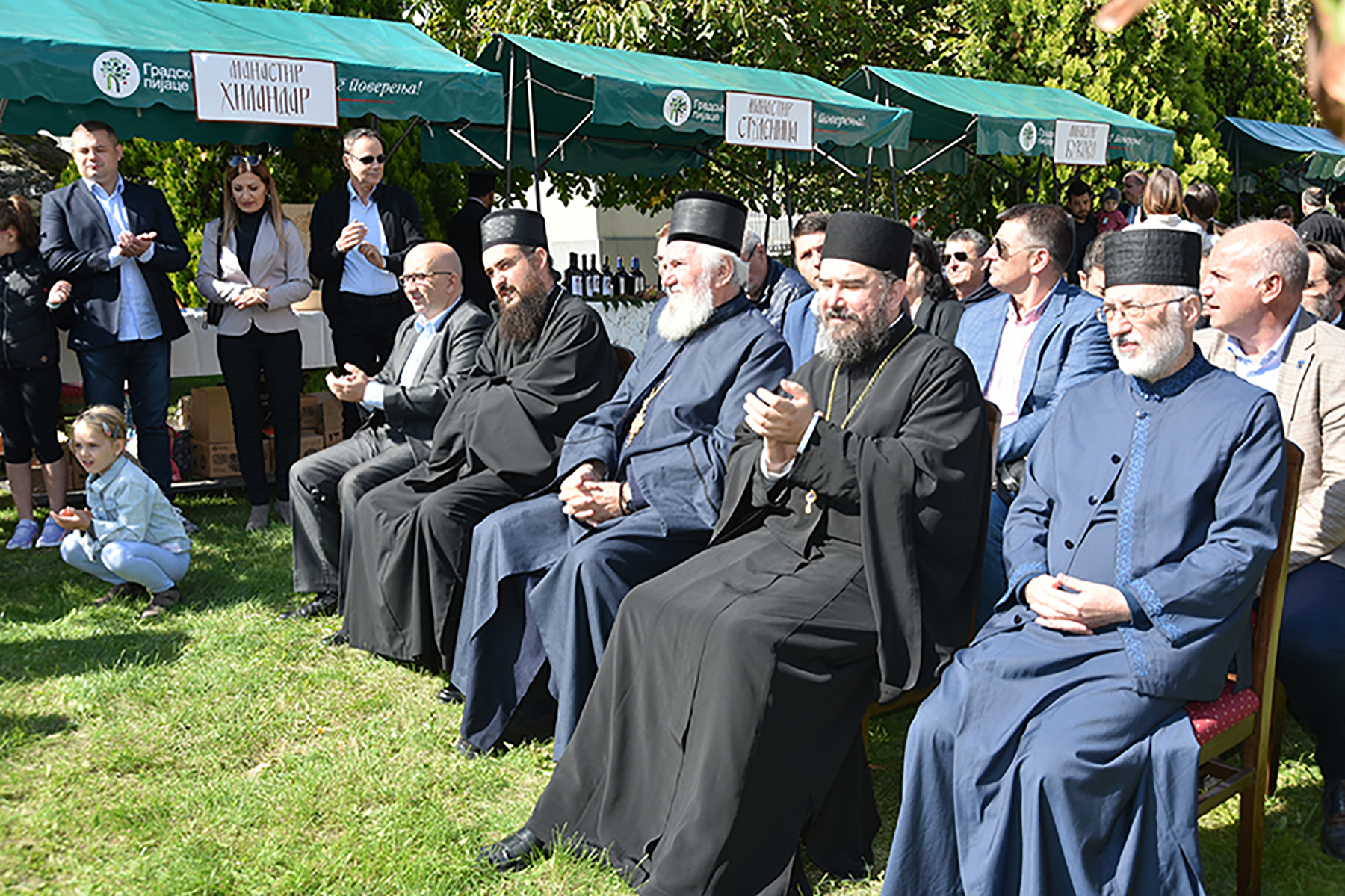 festival-manastirskih-vina-i-drugih-proizvoda-u-porti-hrama-svetog-ilije-u-mirijevu/