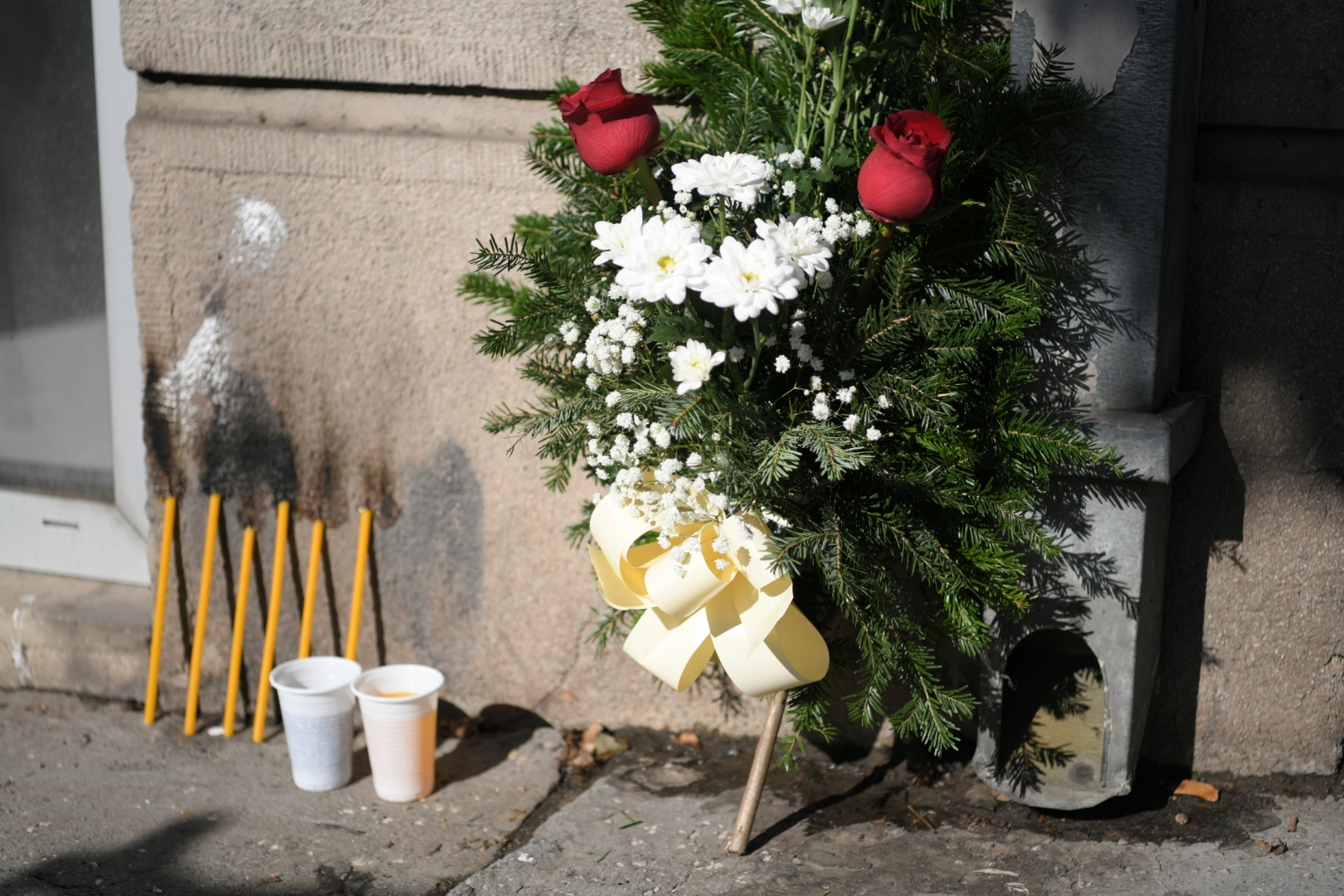 Beograd 18.10.2020. Pomen Dusanu Jovanovicu kojeg su ubili skinhedsi, skinheds, u Beogradskoj ulici, Beogradska 33, Dusan Jovanovic, rom, romi