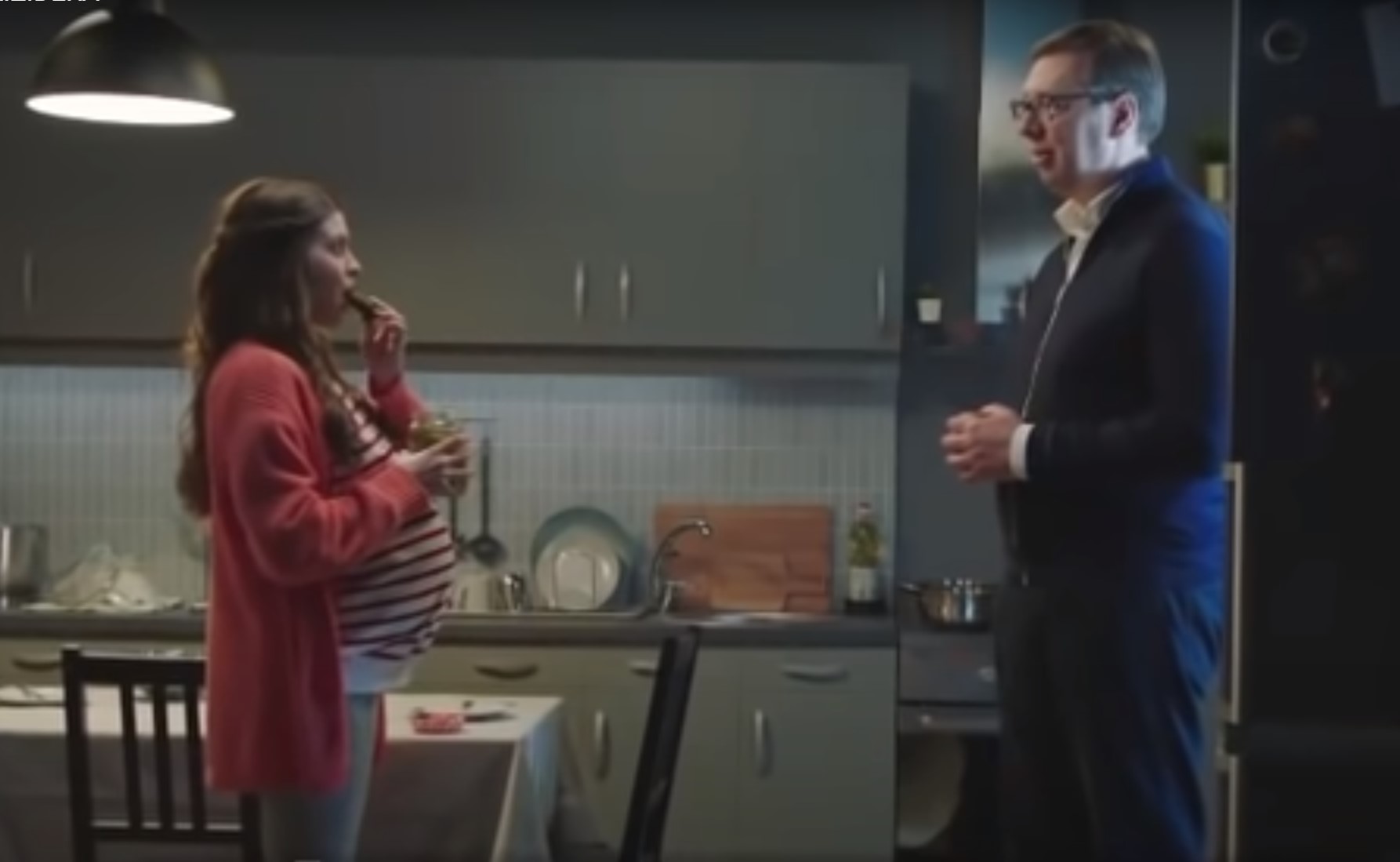 Aleksandar Vučić Foto: Printscreen/ You Tube 
Predizborna kampanja, Vučić izlazi iz frižidera