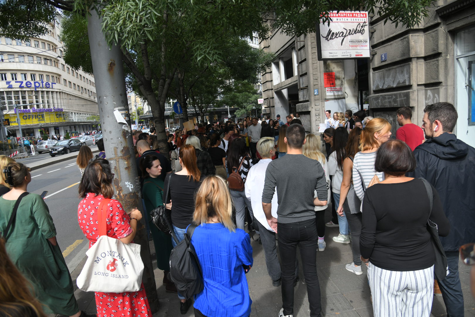 Beograd 01.10.2022. Protest žena, građana, gradjana ispred redakcije dnevnog lista, tabloida Informer Foto: Nemanja Jovanović/Nova.rs