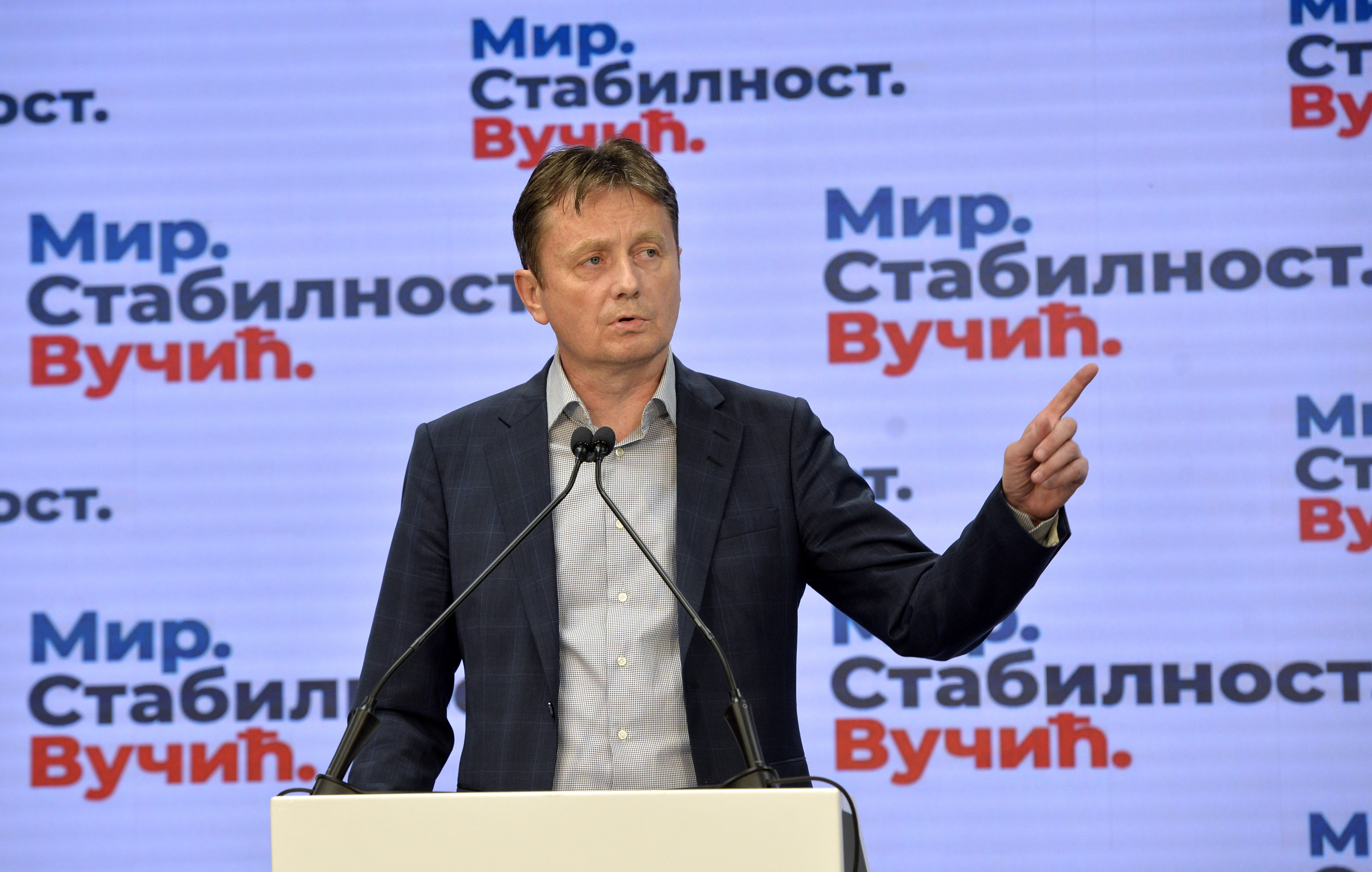 Beograd, 21. aprila 2022 - Predsednik Izvrsnog odbora Srpske napredne stranke Darko Glisic odrzao je konferenciju za novinare. FOTO TANJUG/RADE PRELIC/ bs