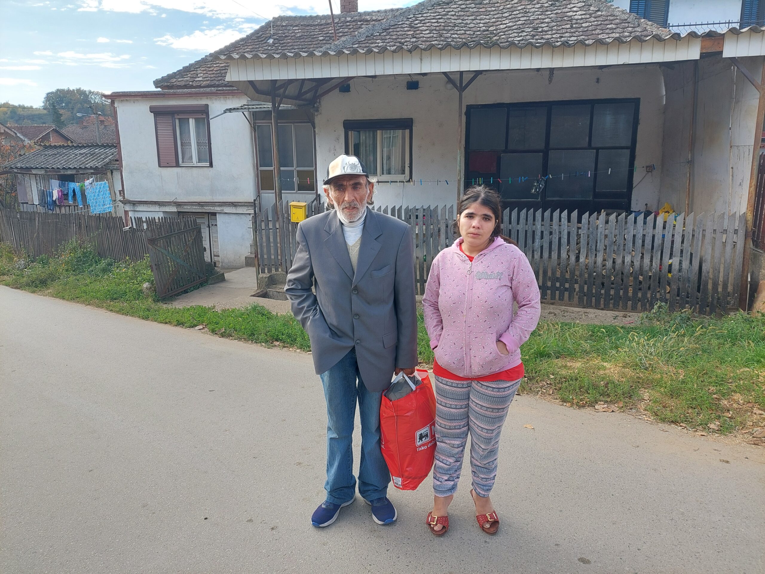 Prvoslav Pajić i Slavica Đilas, otac i majka deteta Begaljica Grocka majka tuce decu