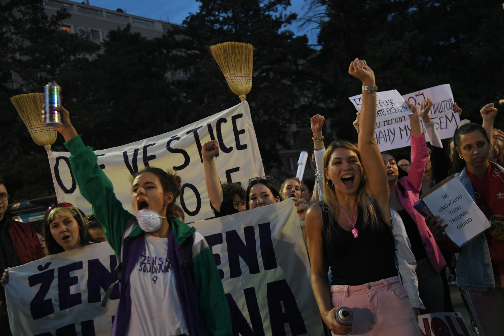 Beograd 07.10.2022. Protest ispred zgrade redakcije Informera. Početak protestne šetnje, šetnja. Foto: Nemanja Jovanović/Nova.rs