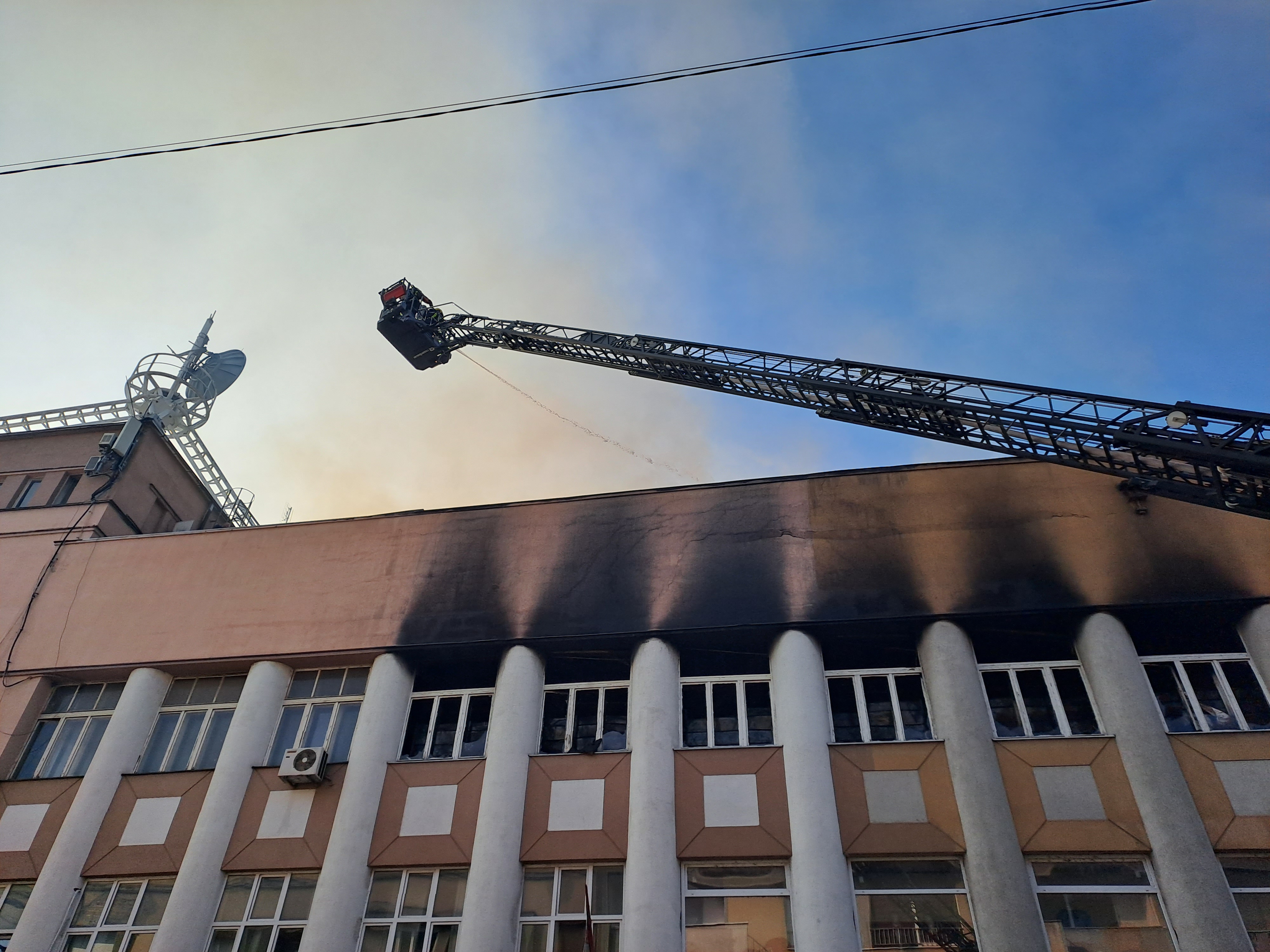 Kruševac 29.10.2022. Požar u kineskoj robnoj kući u Kruševcu, vatrogasci Foto: Nova.rs