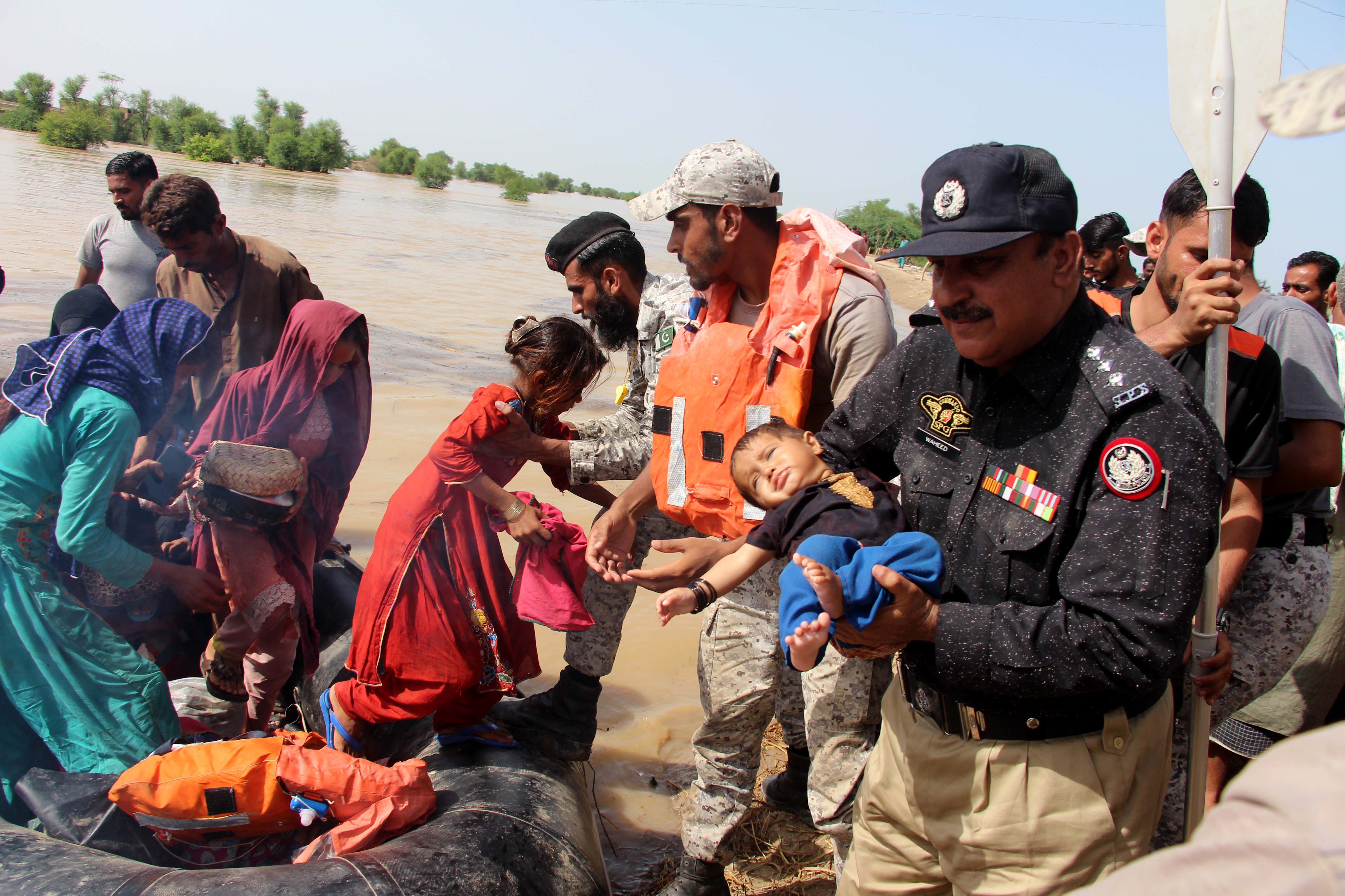 Over 900 dead since June amid heavy monsoon rains in Pakistan