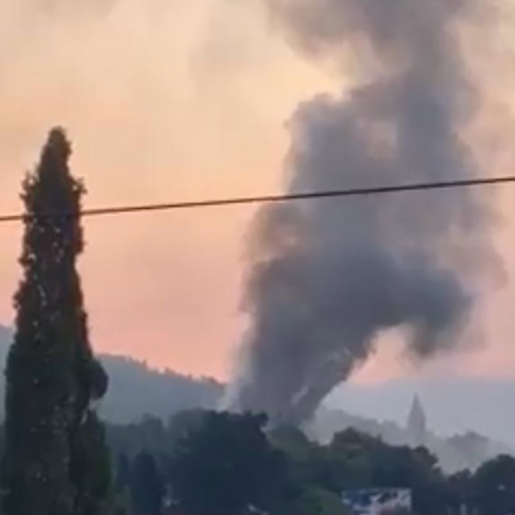 Požar Bol Brač. imamo dozvolu za foto