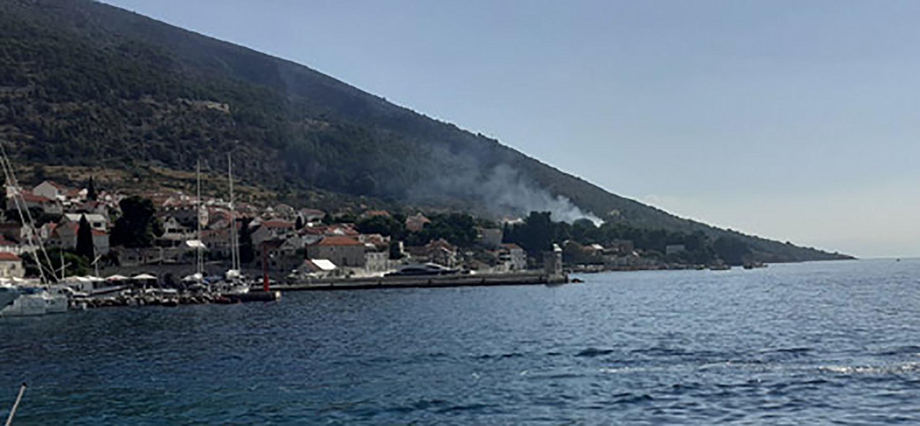 Požar Bol Brač. imamo dozvolu za foto