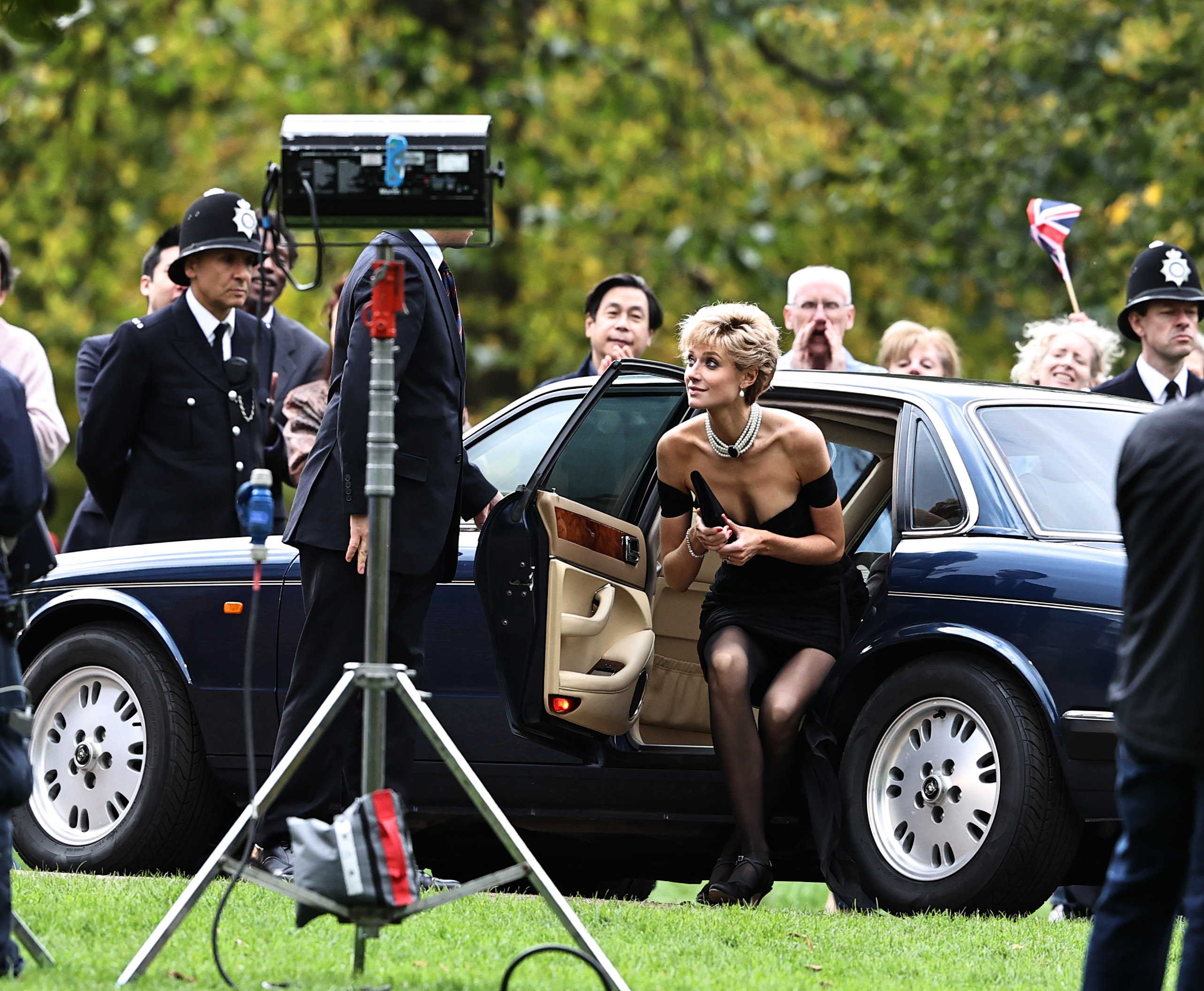 EXCLUSIVE: NO WEB BEFORE 10PM GMT 6TH NOV 2021 -- *PREMIUM EXCLUSIVE RATES APPLY* Elizabeth Debicki Wears The 'Revenge Dress' As Princess Diana In 'The Crown'