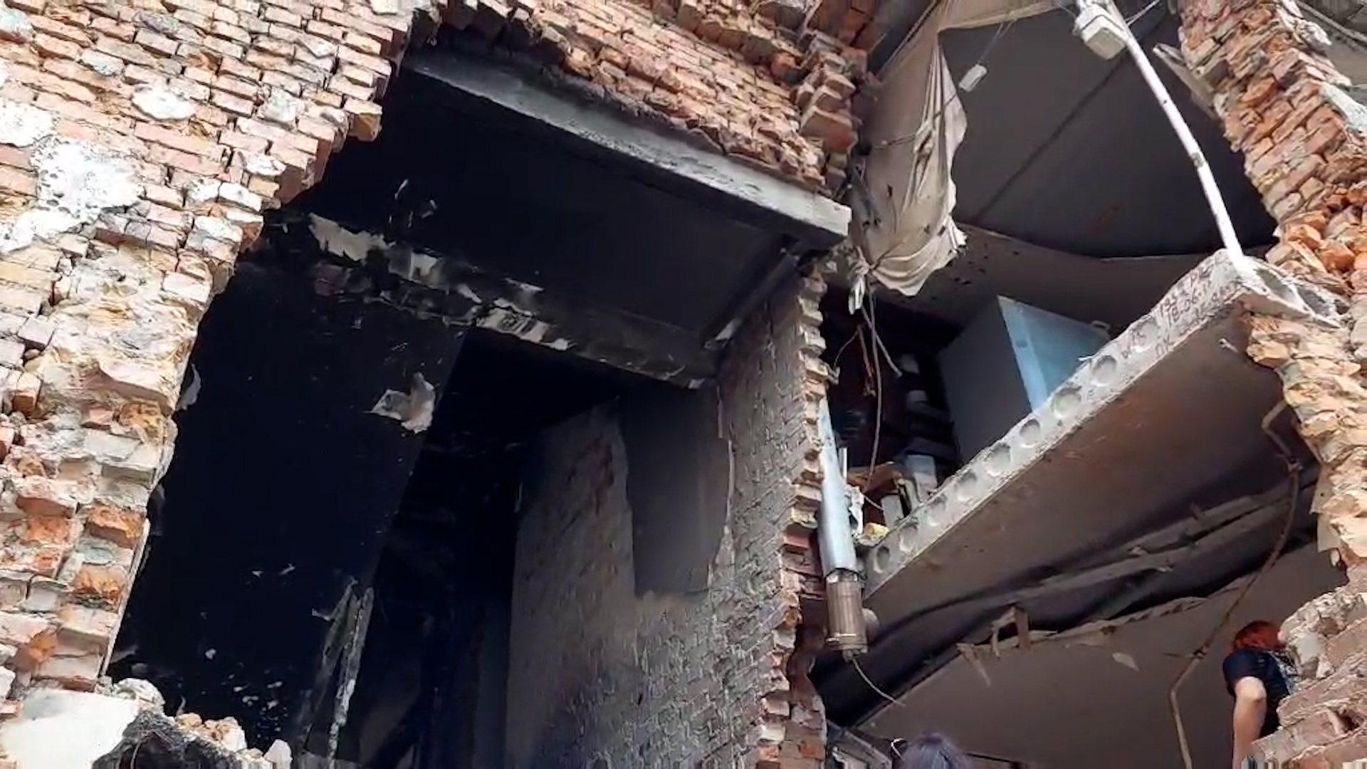 Ukrajina, Irpin, Irpinj Ukrajini, rat, zgrada, raketirana zgrada, bombardovana zgrada