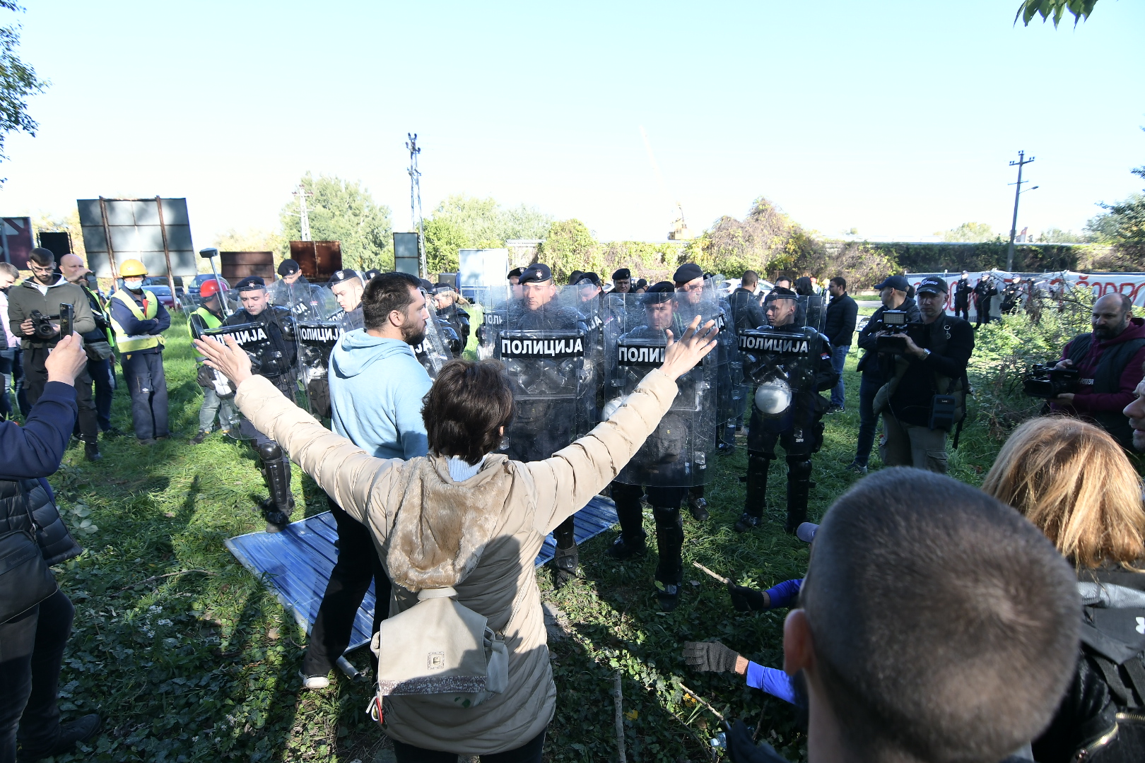 Novi Sad, 18.10.2022.  Novi Sad Šodroš blokada Foto: Nenad Mihajlović/Nova.rs koškanje sa policijom, policijA