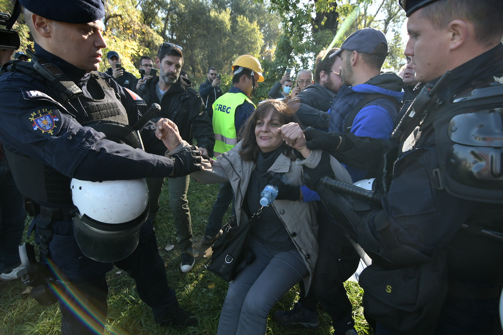 Novi Sad, 18.10.2022.  Novi Sad Šodroš blokada Foto: Nenad Mihajlović/Nova.rs koškanje sa policijom, policijA